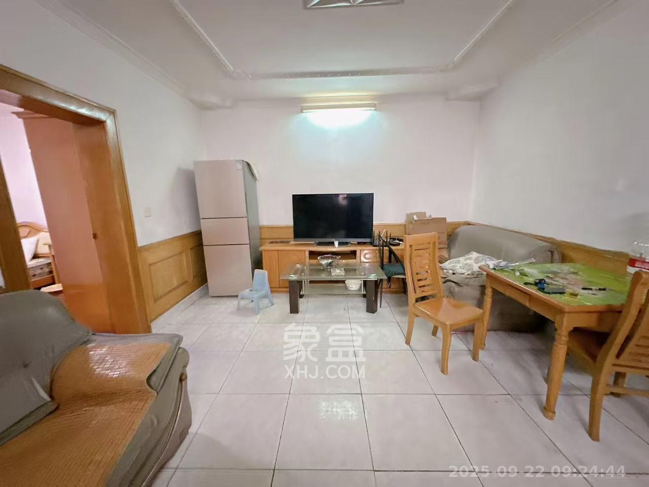 吉景小区 3室1厅1卫 2000.0元/月 吉景小区 3室1厅1卫 2000.0元/月室内图