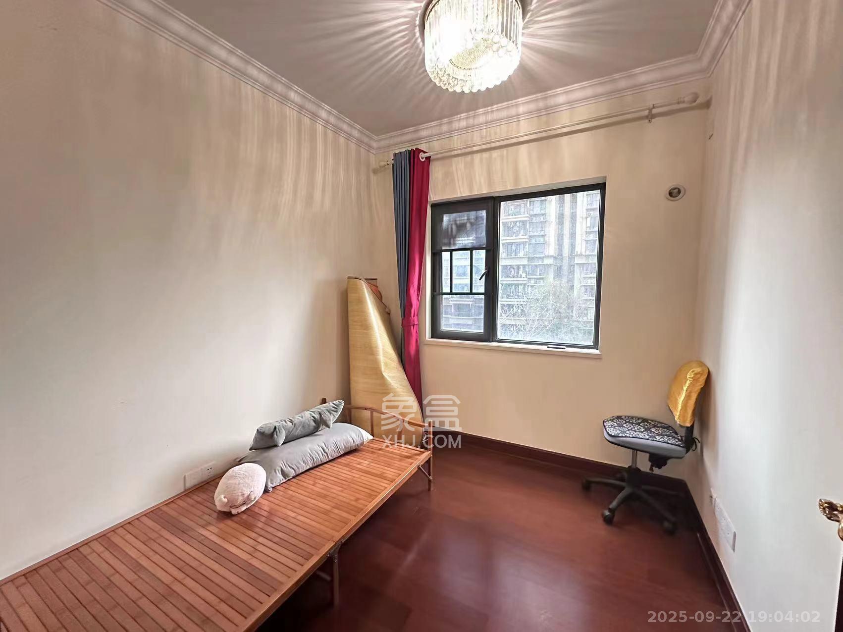 恒大江湾  4室2厅2卫    2800.0元/月室内图