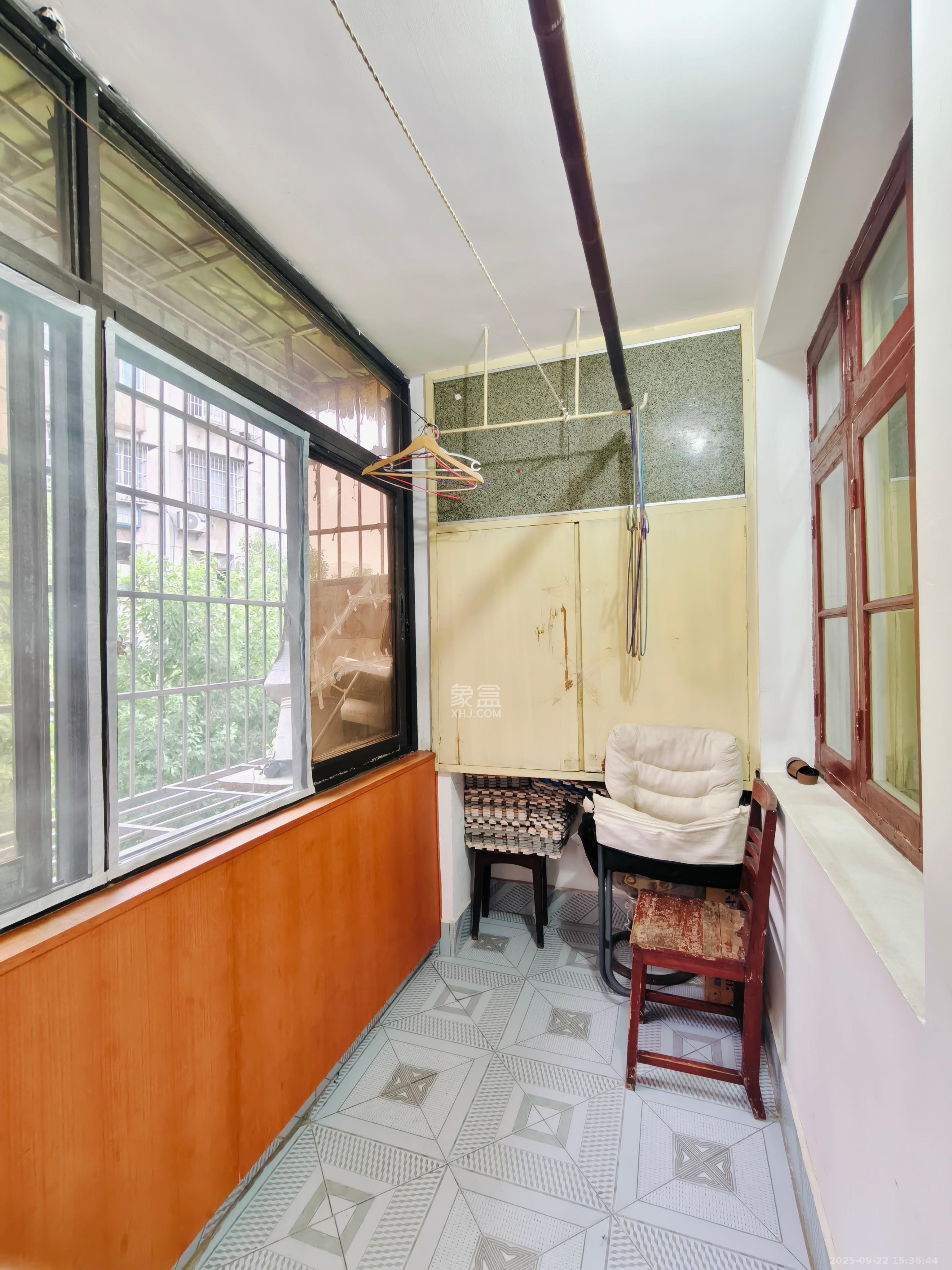 东风路汽电宿舍（东风路三条巷/四条巷）  2室1厅1卫    1200.0元/月室内图