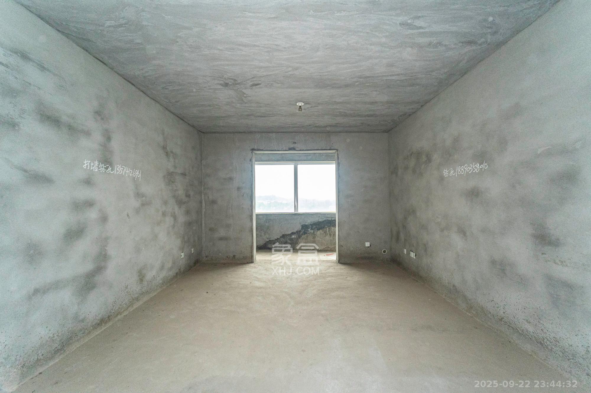 恒广国际物流园 3室2厅2卫 32.5万 恒广国际物流园 3室2厅2卫 32.5万客厅