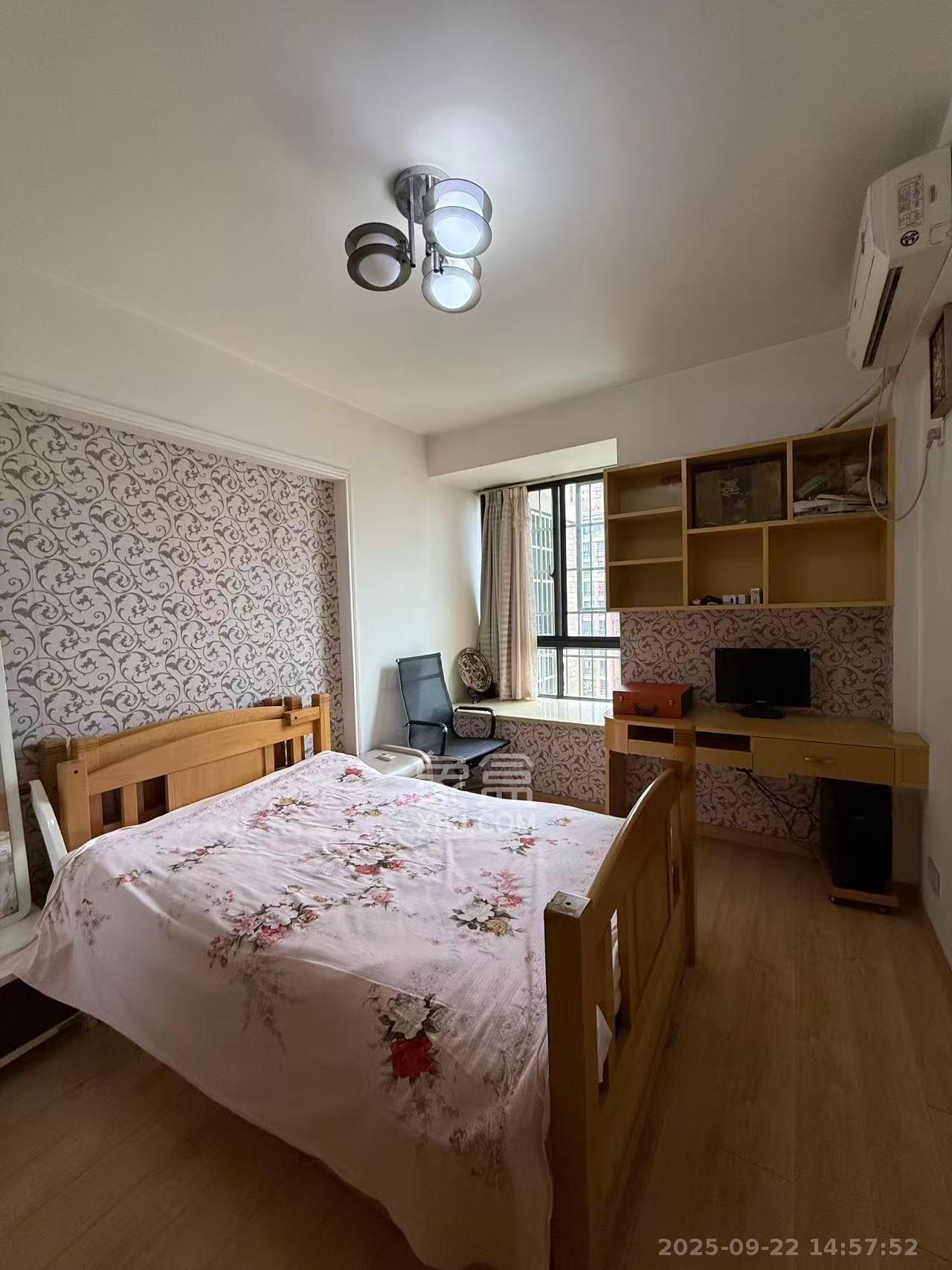 华润凤凰城一期  3室2厅2卫    2000.0元/月室内图