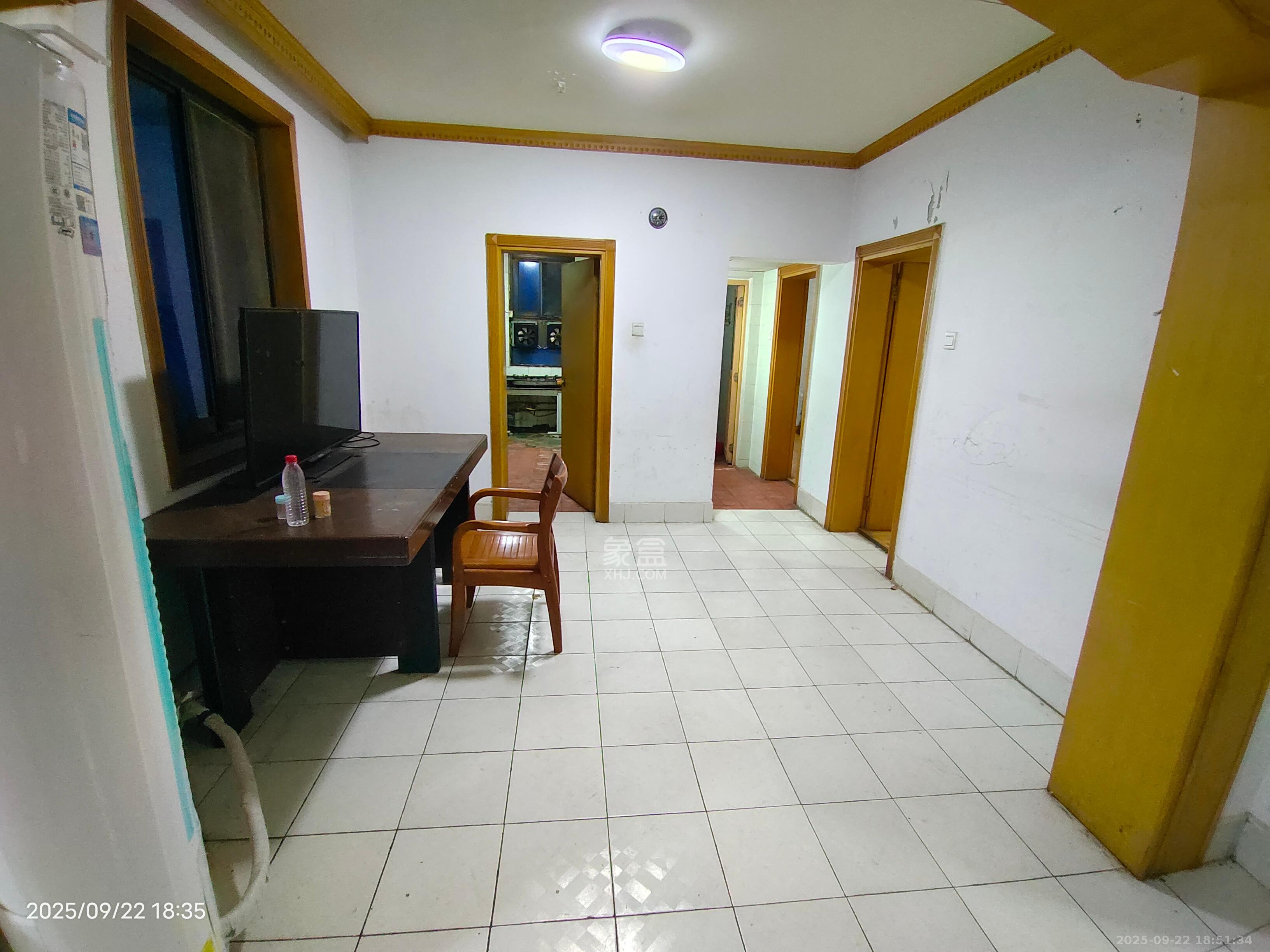 紫薇公寓 3室2厅1卫 1800.0元/月 紫薇公寓 3室2厅1卫 1800.0元/月室内图