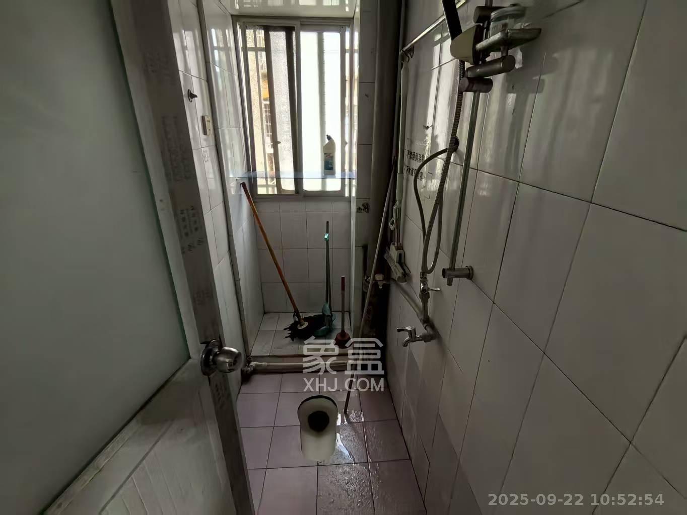 青山祠社区 2室1厅1卫 1300.0元/月 青山祠社区 2室1厅1卫 1300.0元/月室内图