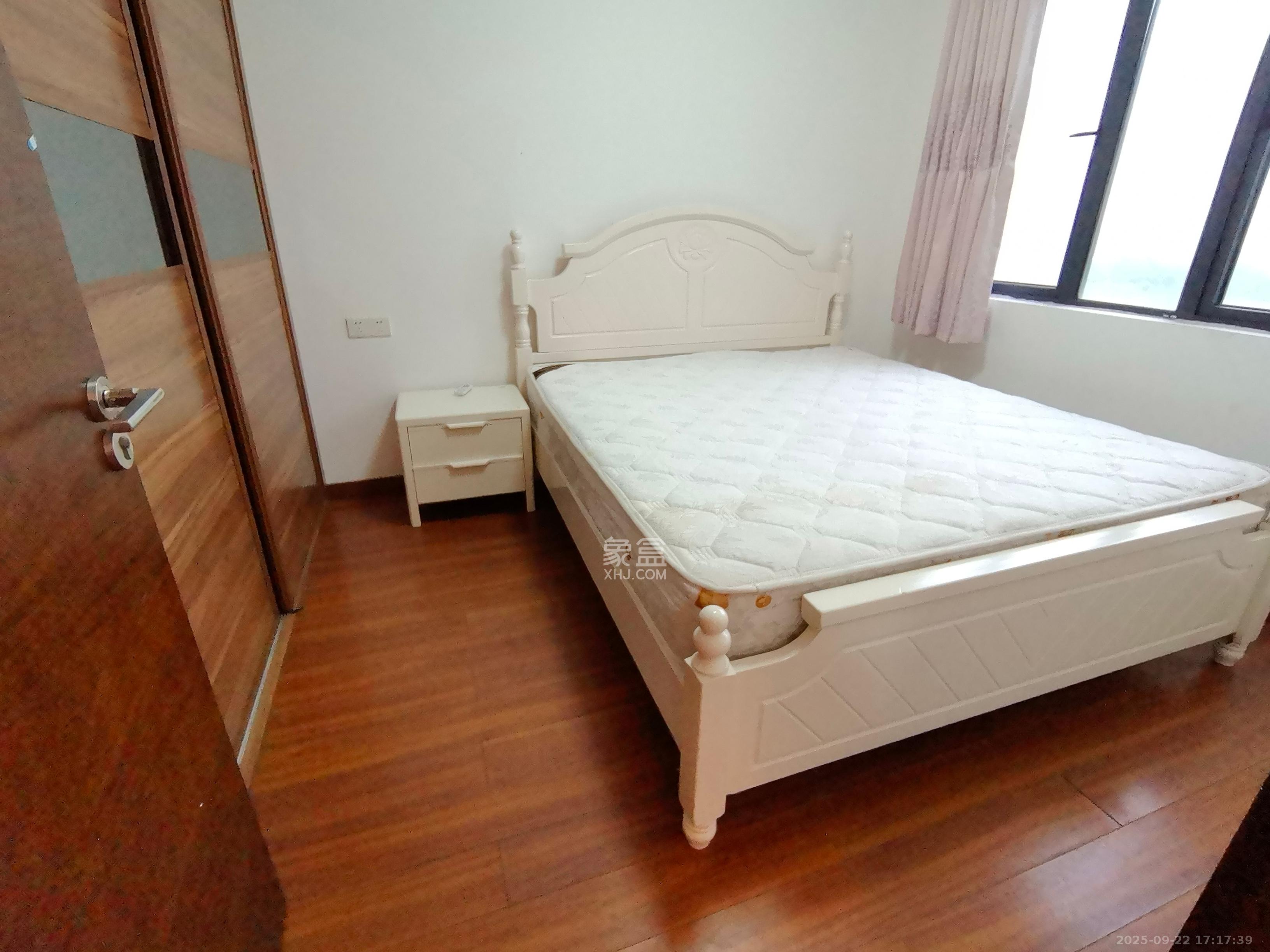 荣泰广场  3室2厅1卫   2300.00元/月室内图