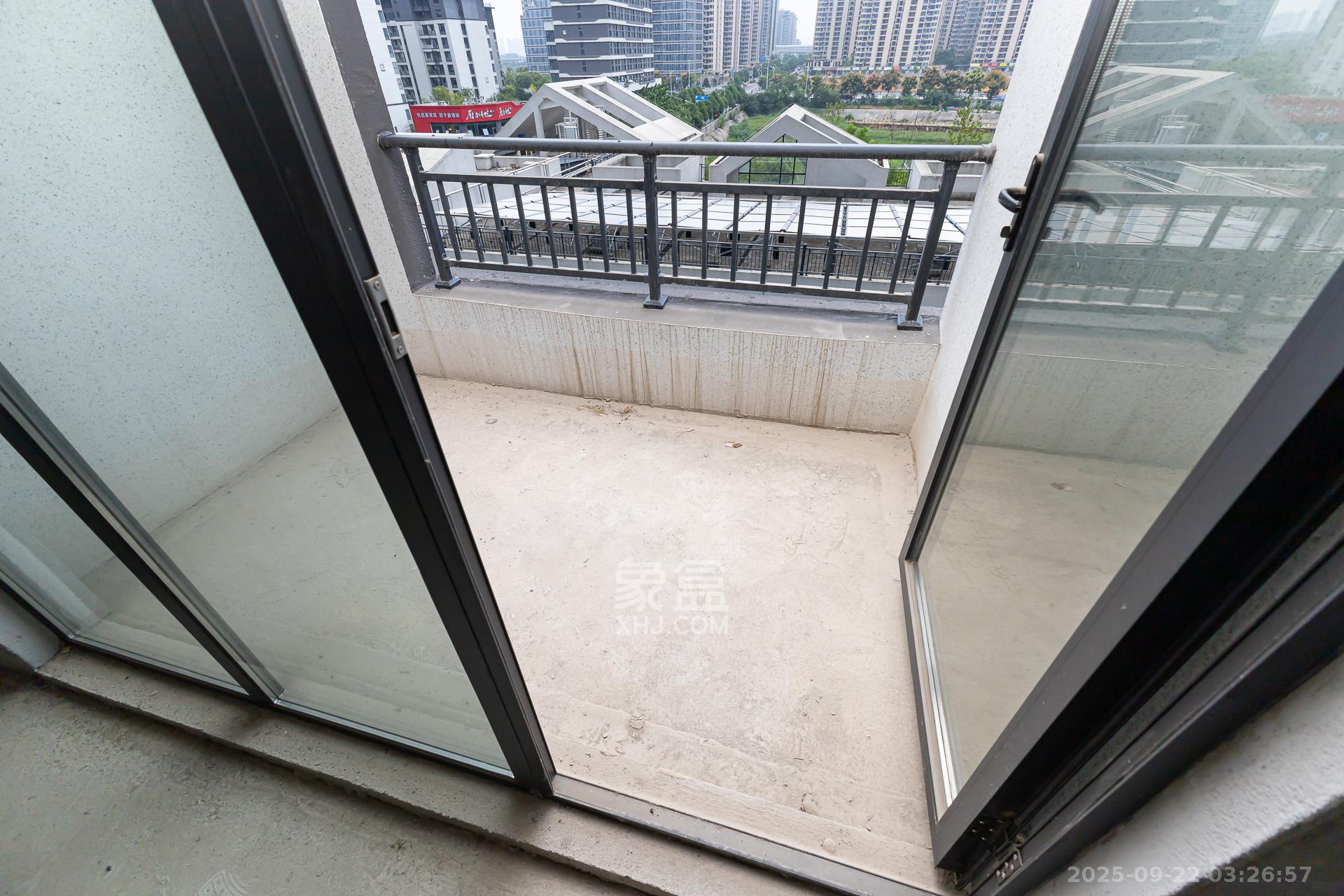 越秀湘江星汇城二期 4室2厅2卫 98.0万 越秀湘江星汇城二期 4室2厅2卫 98.0万卧室