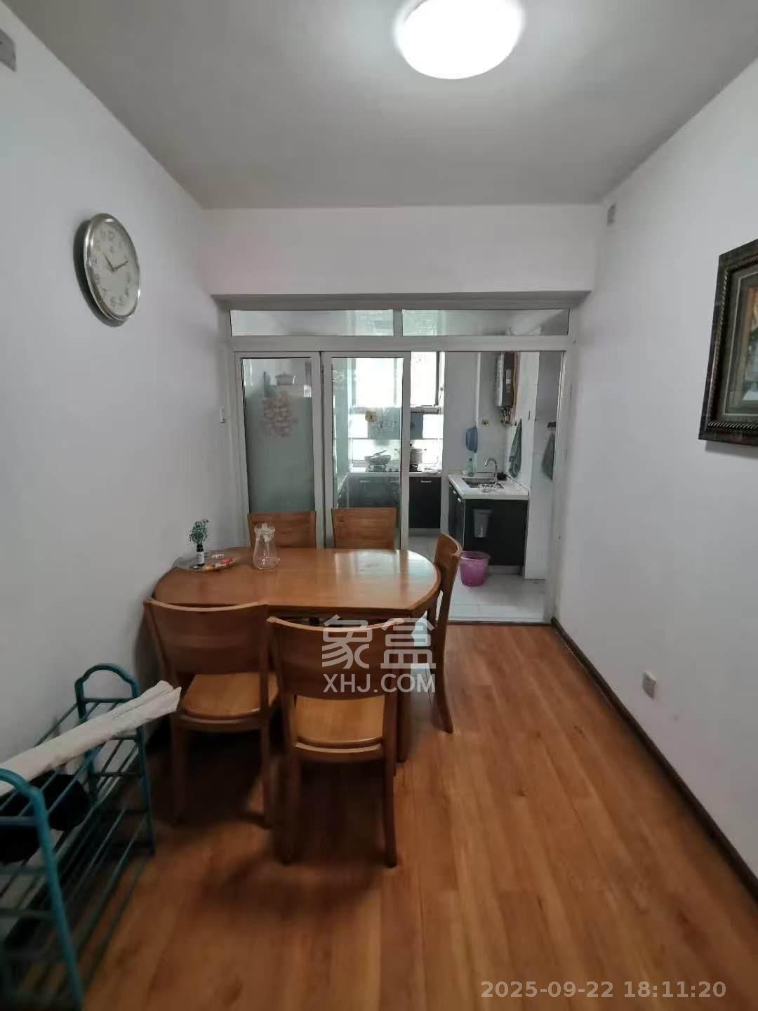 人民新村 2室1厅1卫 2200.0元/月 人民新村 2室1厅1卫 2200.0元/月室内图