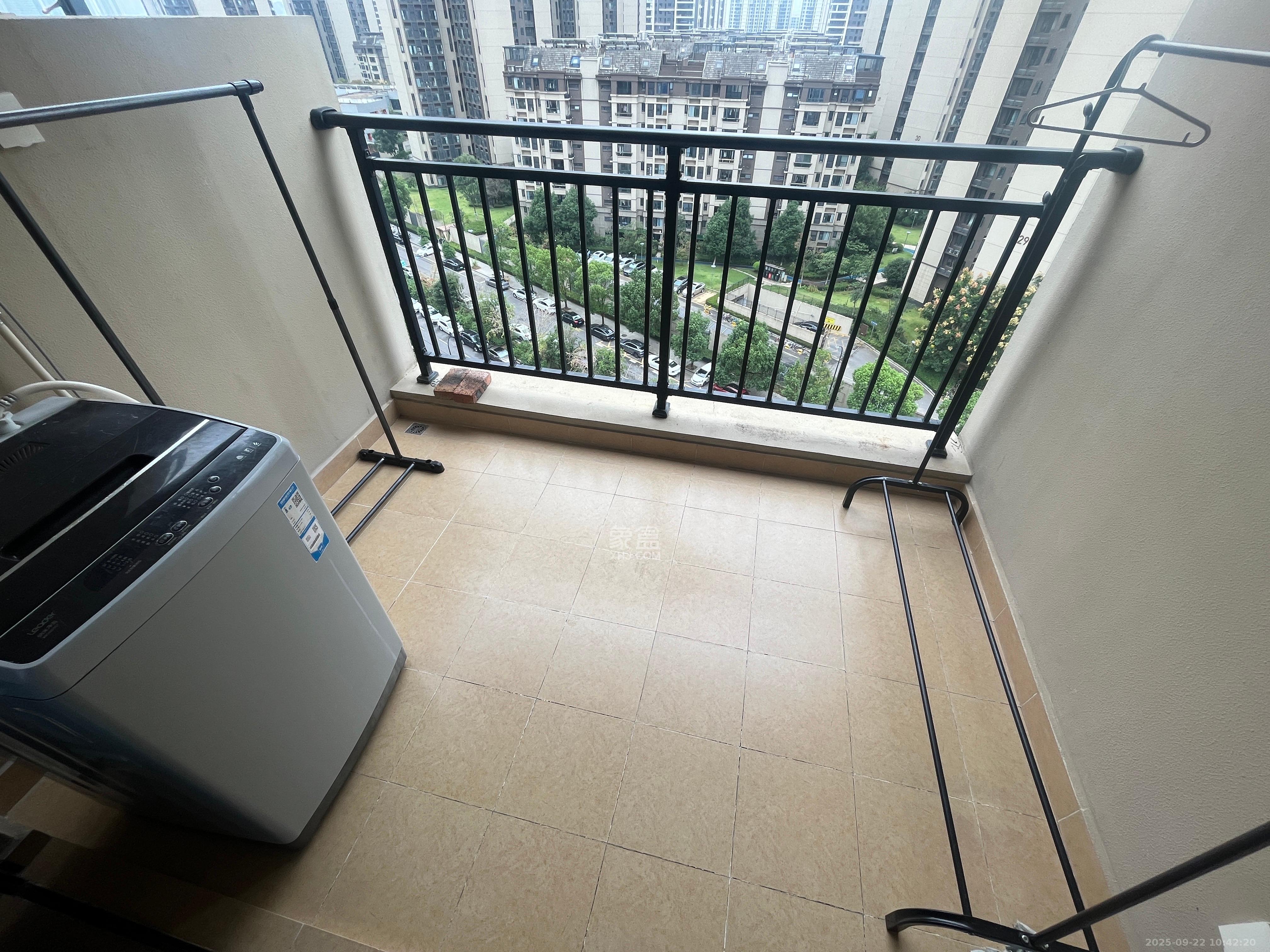 万科魅力之城观澜里 3室2厅2卫 2000.0元/月 万科魅力之城观澜里 3室2厅2卫 2000.0元/月室内图