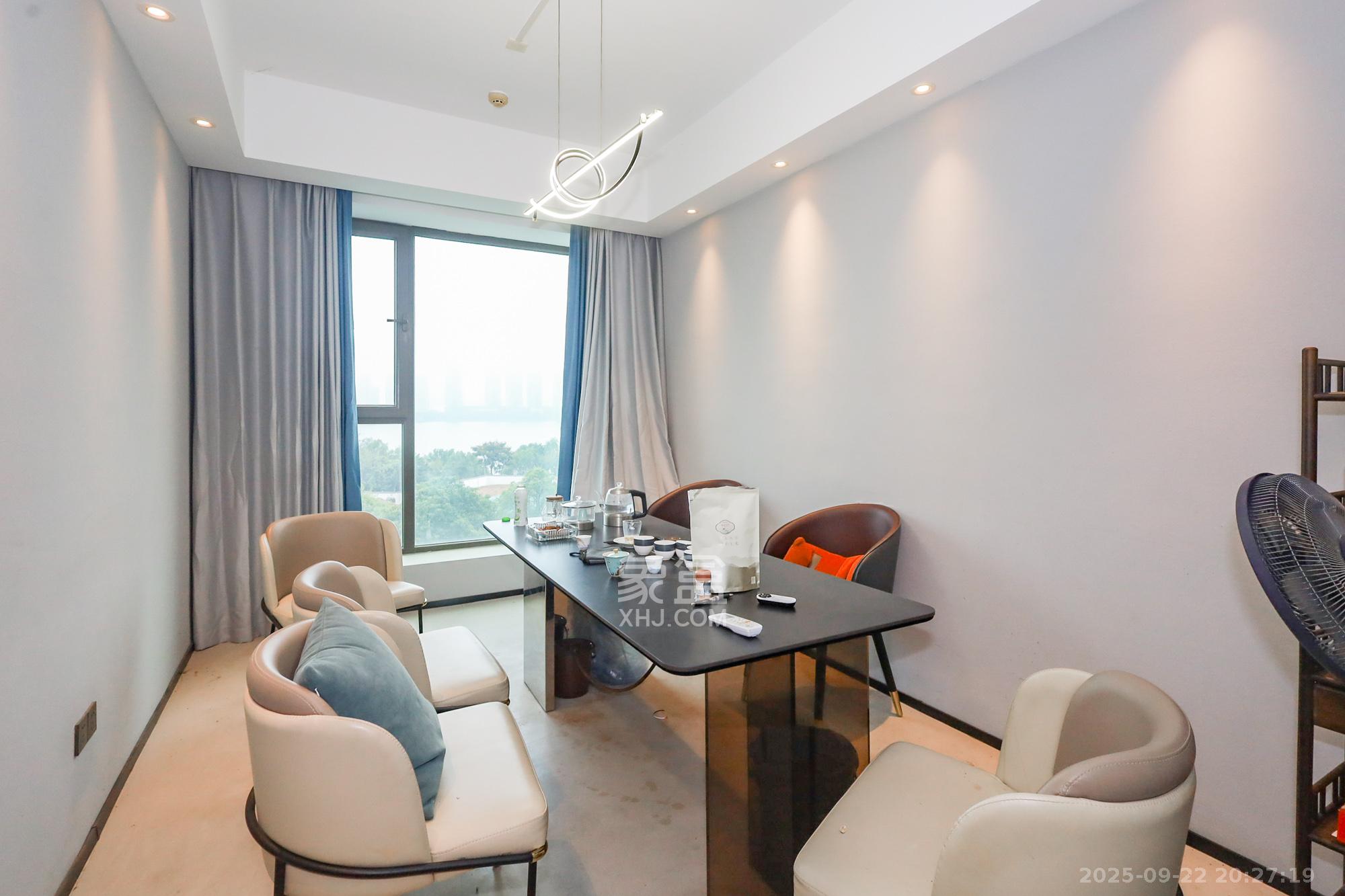 远洋外滩壹号 4室2厅2卫 428.0万 远洋外滩壹号 4室2厅2卫 428.0万卧室