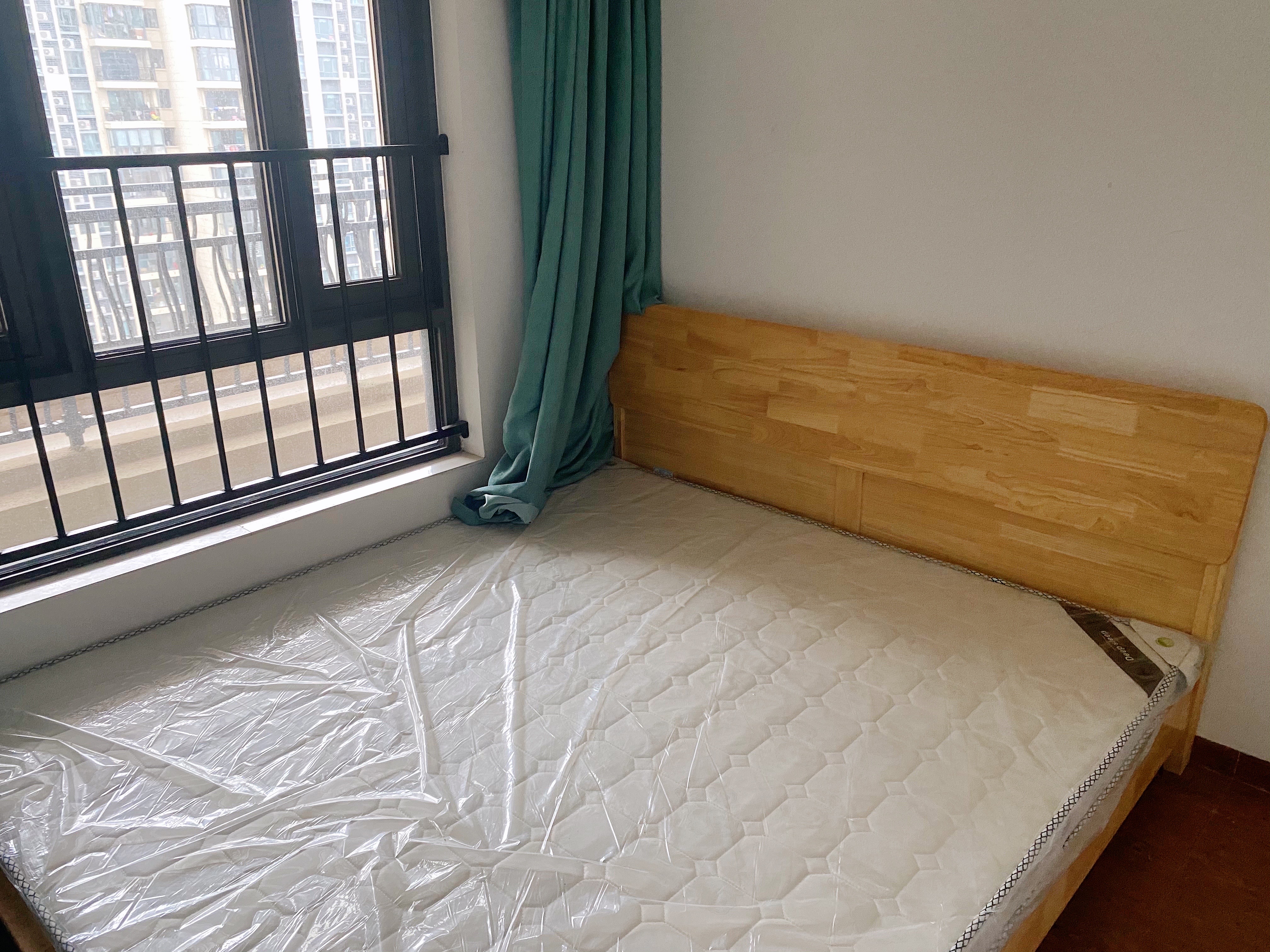 碧桂园一、二期(中央首府) 3室2厅2卫 2500.0元/月 碧桂园一、二期(中央首府) 3室2厅2卫 2500.0元/月室内图