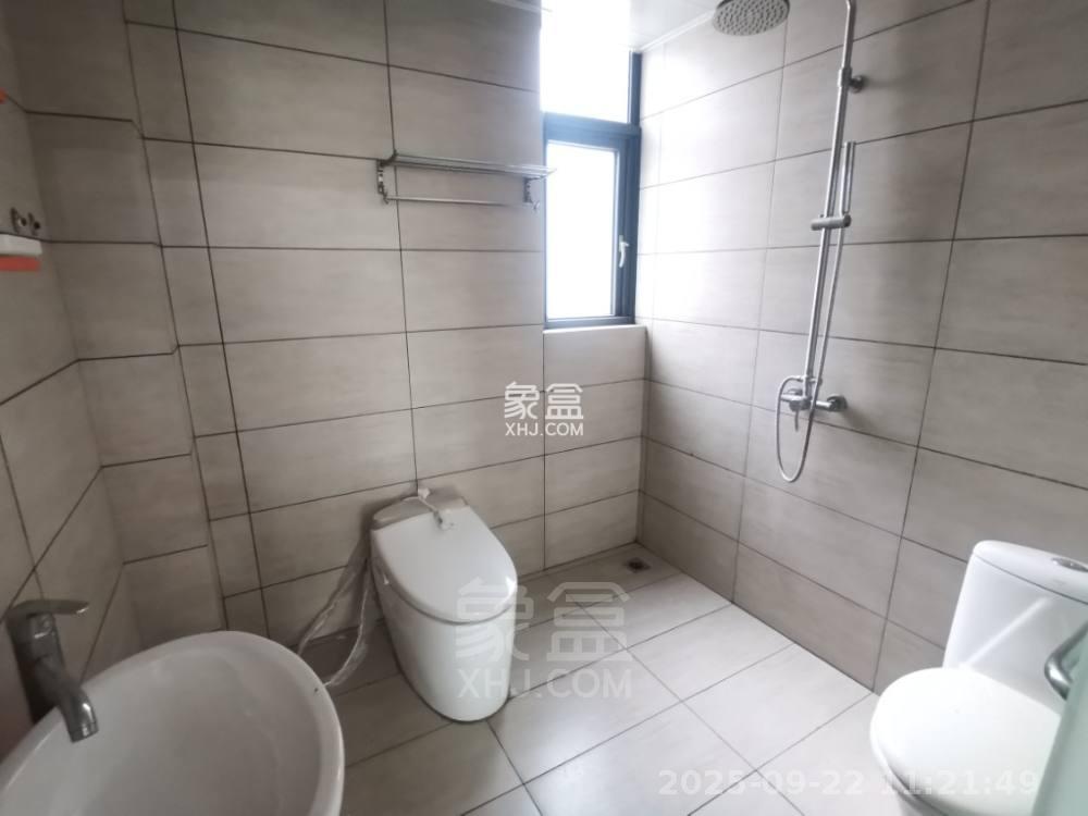 紫苑江岸 3室2厅2卫 1500.0元/月 紫苑江岸 3室2厅2卫 1500.0元/月小区图