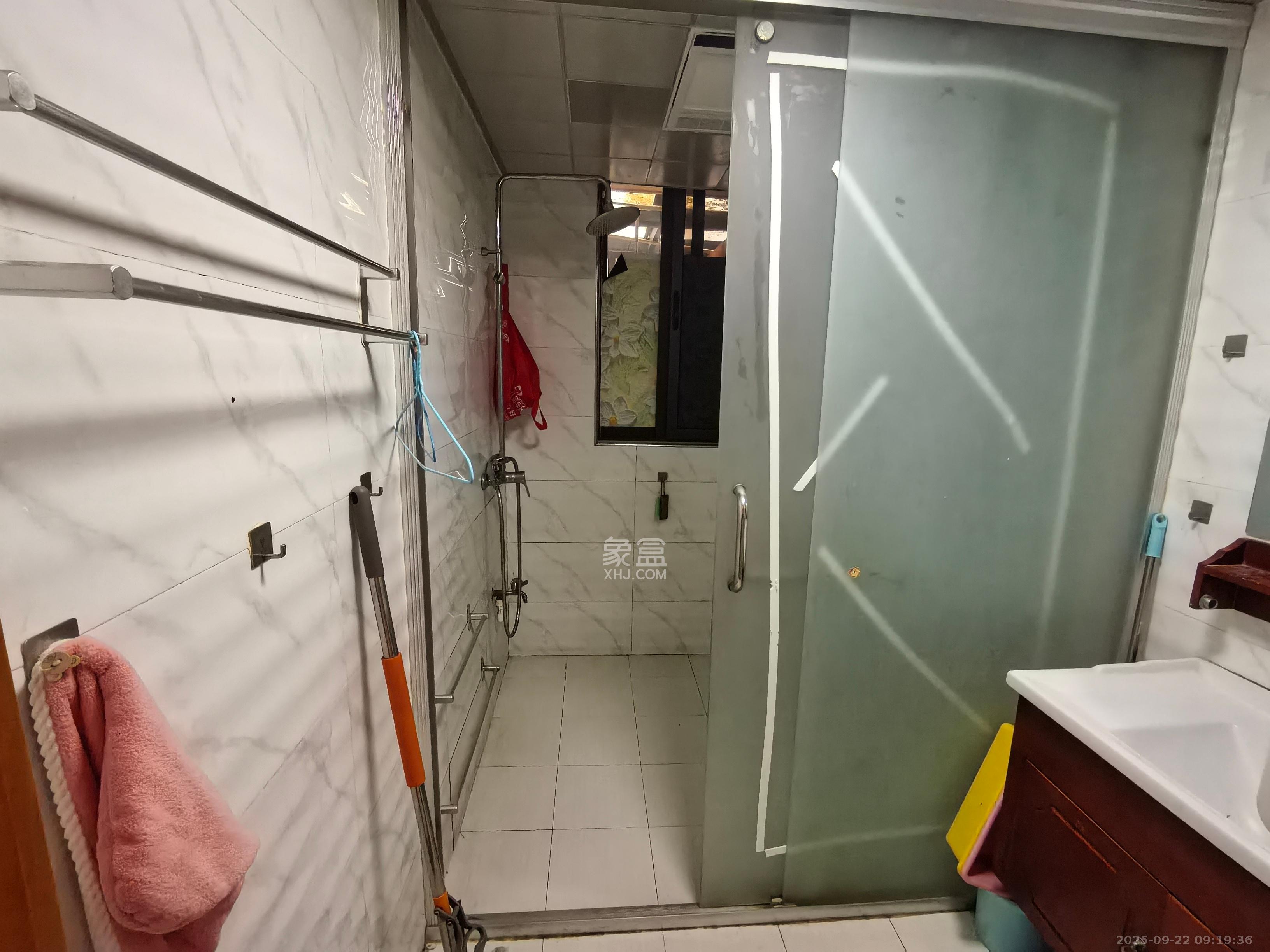 深业睿城 4室2厅2卫 3200.0元/月 深业睿城 4室2厅2卫 3200.0元/月室内图