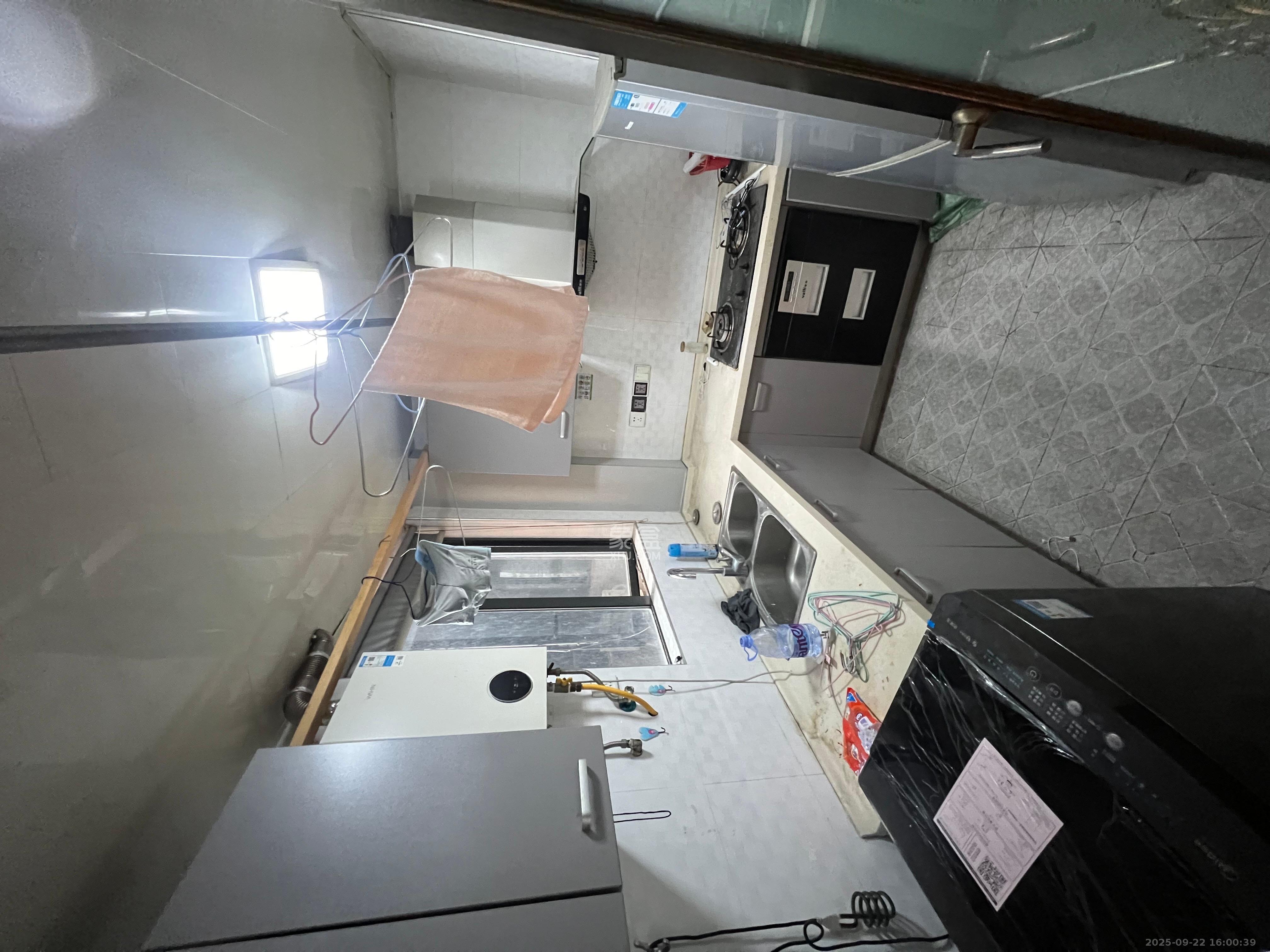 五一大道202(中环壹世界) 4室1厅1卫 3400.0元/月 五一大道202(中环壹世界) 4室1厅1卫 3400.0元/月室内图