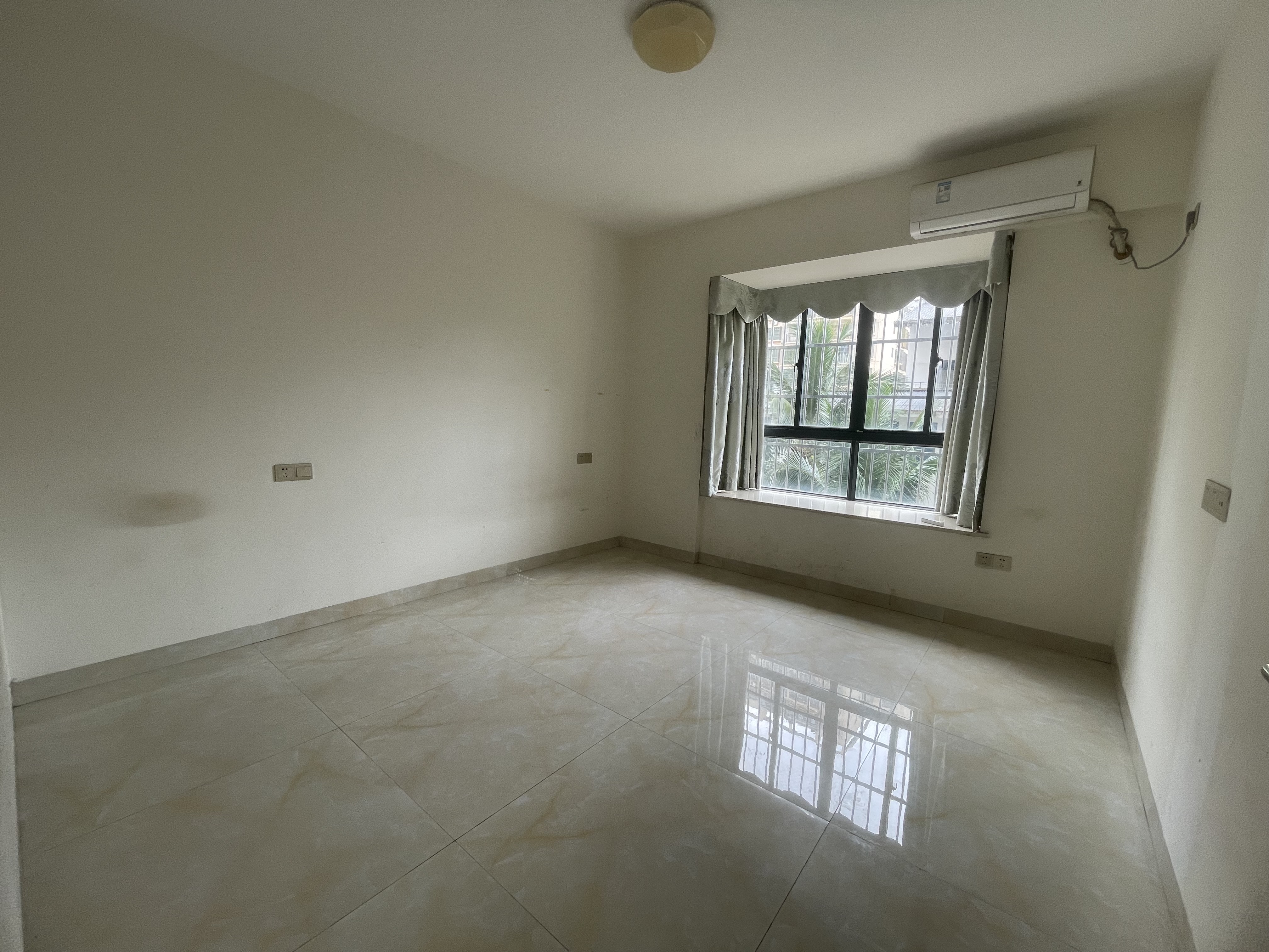 南国中心（琼山区椰航路）  2室2厅1卫    2000.0元/月室内图