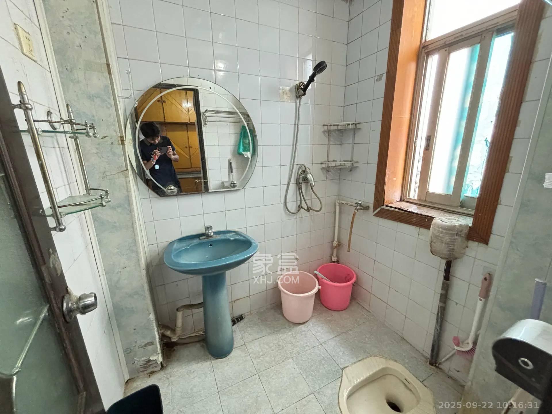 南园小区 2室1厅1卫 1300.0元/月 南园小区 2室1厅1卫 1300.0元/月室内图