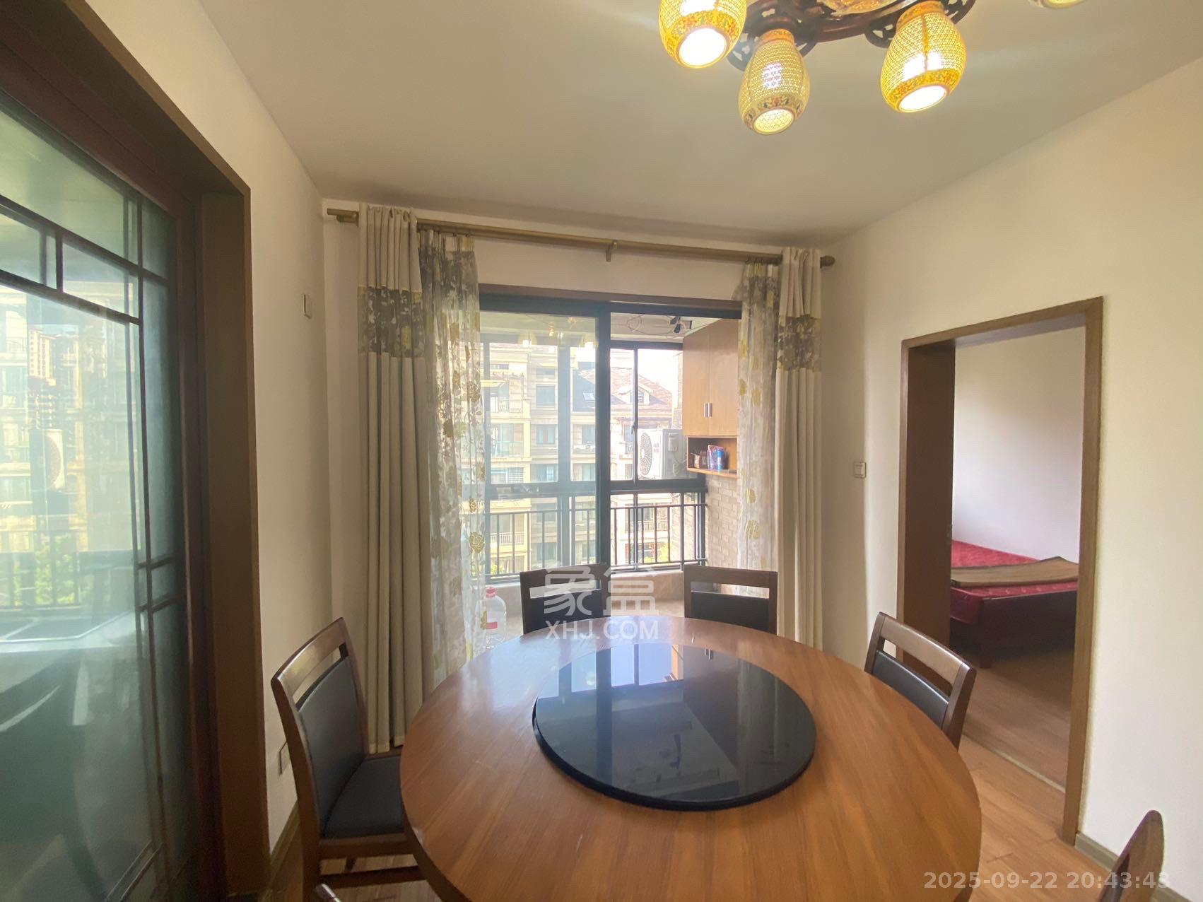 星城世家  4室2厅2卫    4200.0元/月室内图