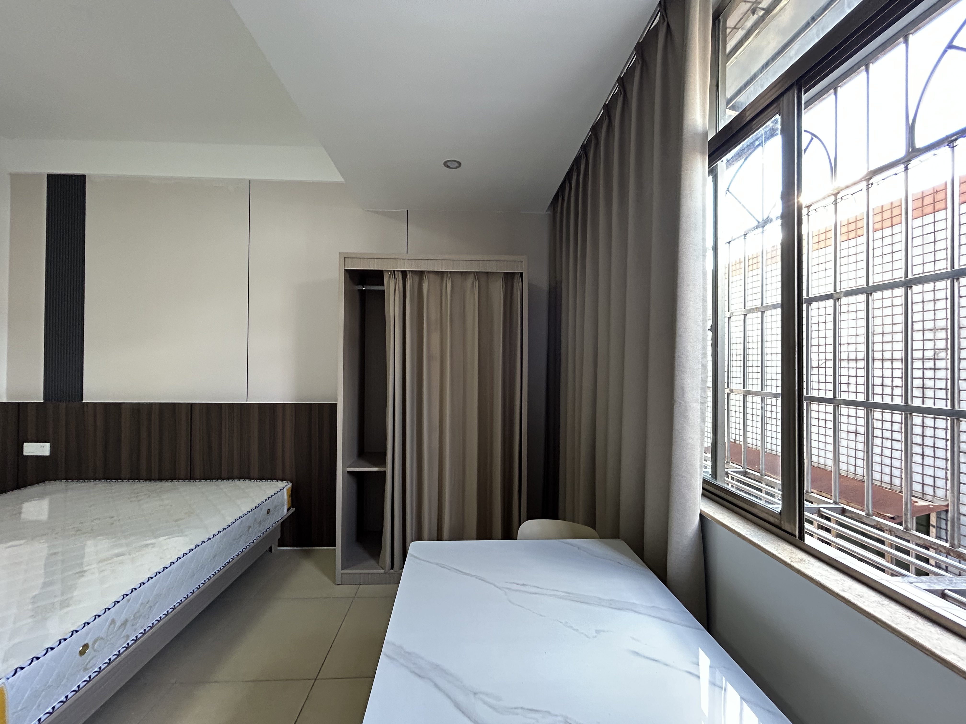 临轩阁公寓(龙湖）  1室0厅1卫    1200.0元/月室内图