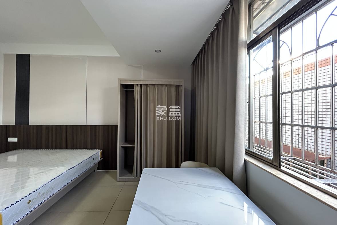 临轩阁公寓(龙湖) 1室0厅1卫 1200.0元/月 临轩阁公寓(龙湖) 1室0厅1卫 1200.0元/月室内图