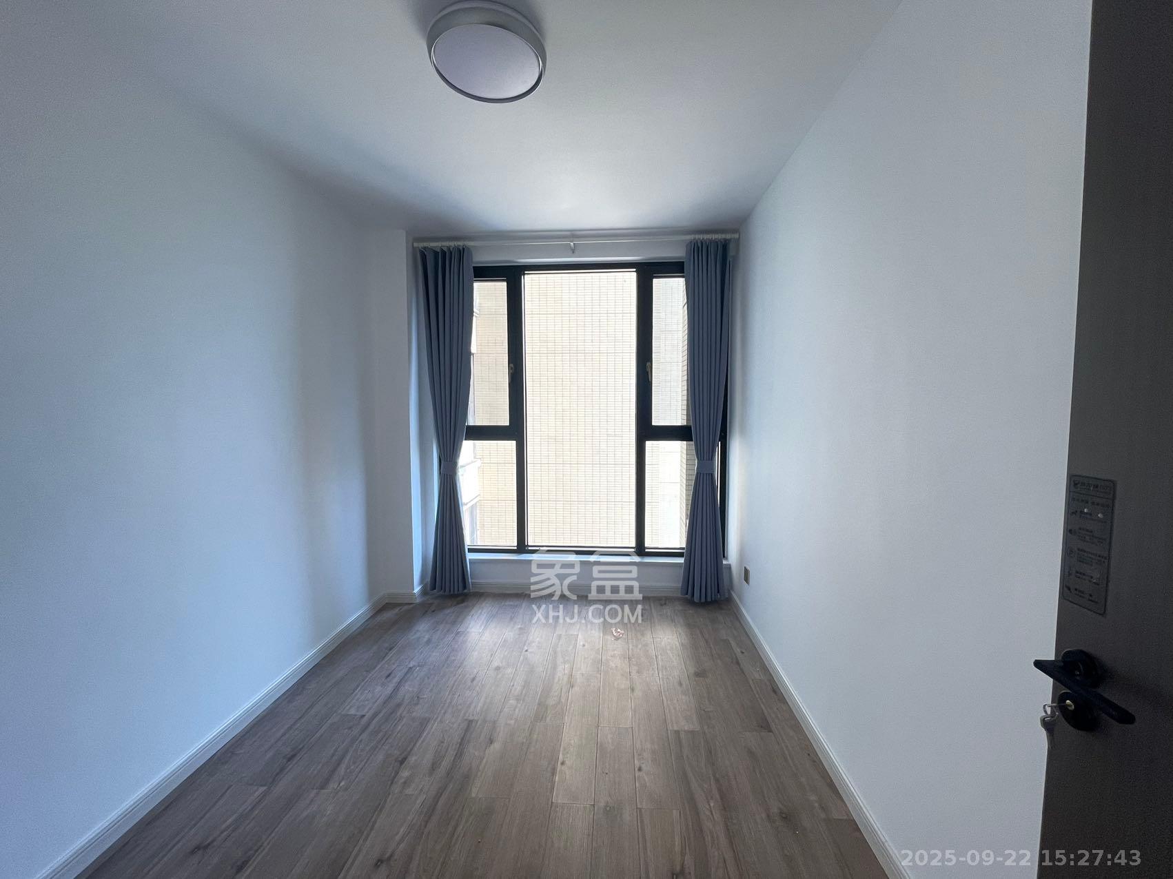 碧桂园南城首府(东宸林海) 4室2厅2卫 2700.0元/月 碧桂园南城首府(东宸林海) 4室2厅2卫 2700.0元/月室内图