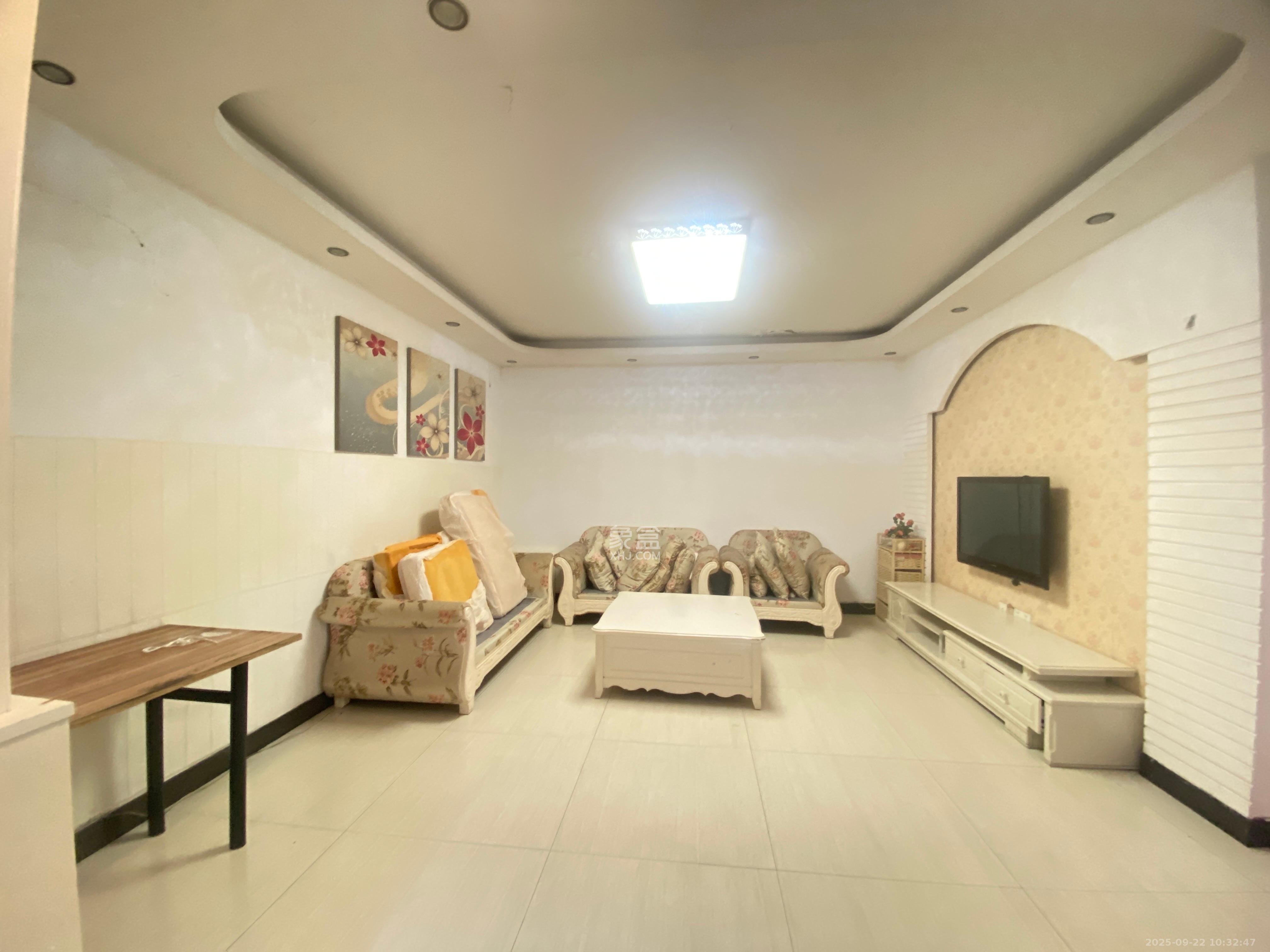 明天一城 2室2厅1卫 1450.0元/月 明天一城 2室2厅1卫 1450.0元/月室内图