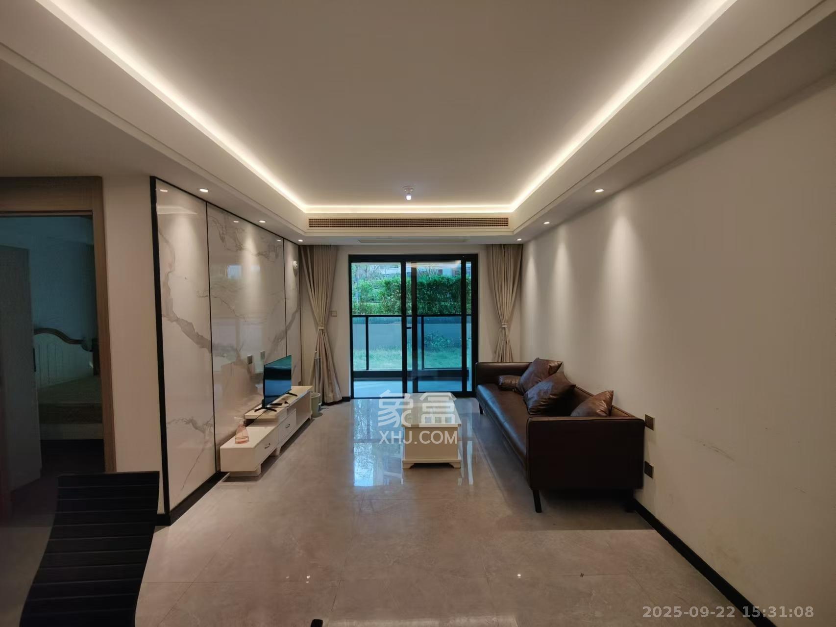 东原麓印长江A区  3室2厅2卫    3200.0元/月室内图