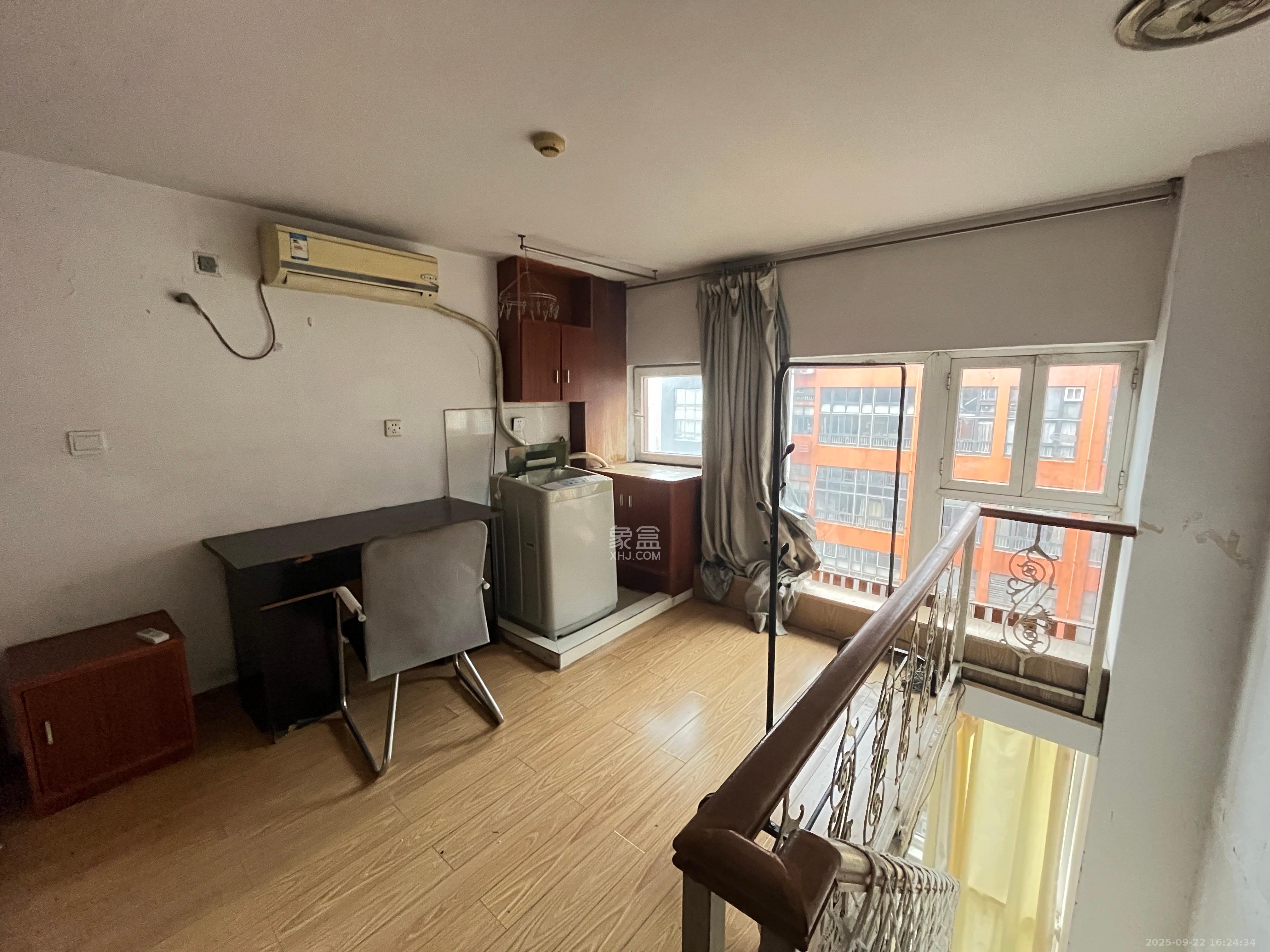 他城(天鸿时代公寓) 1室1厅1卫 1000.0元/月 他城(天鸿时代公寓) 1室1厅1卫 1000.0元/月室内图