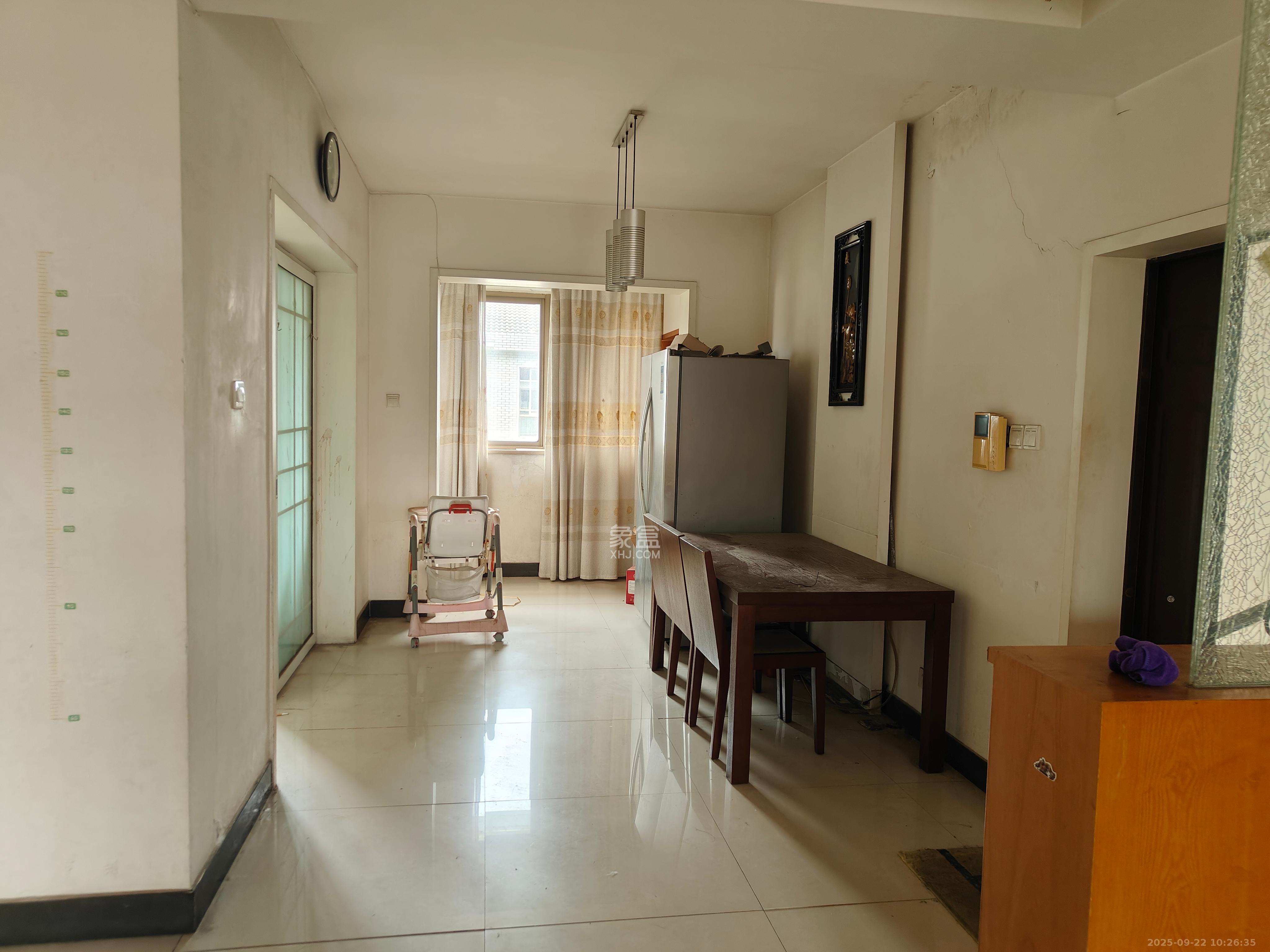 芙蓉公寓  3室2厅2卫    1800.0元/月室内图