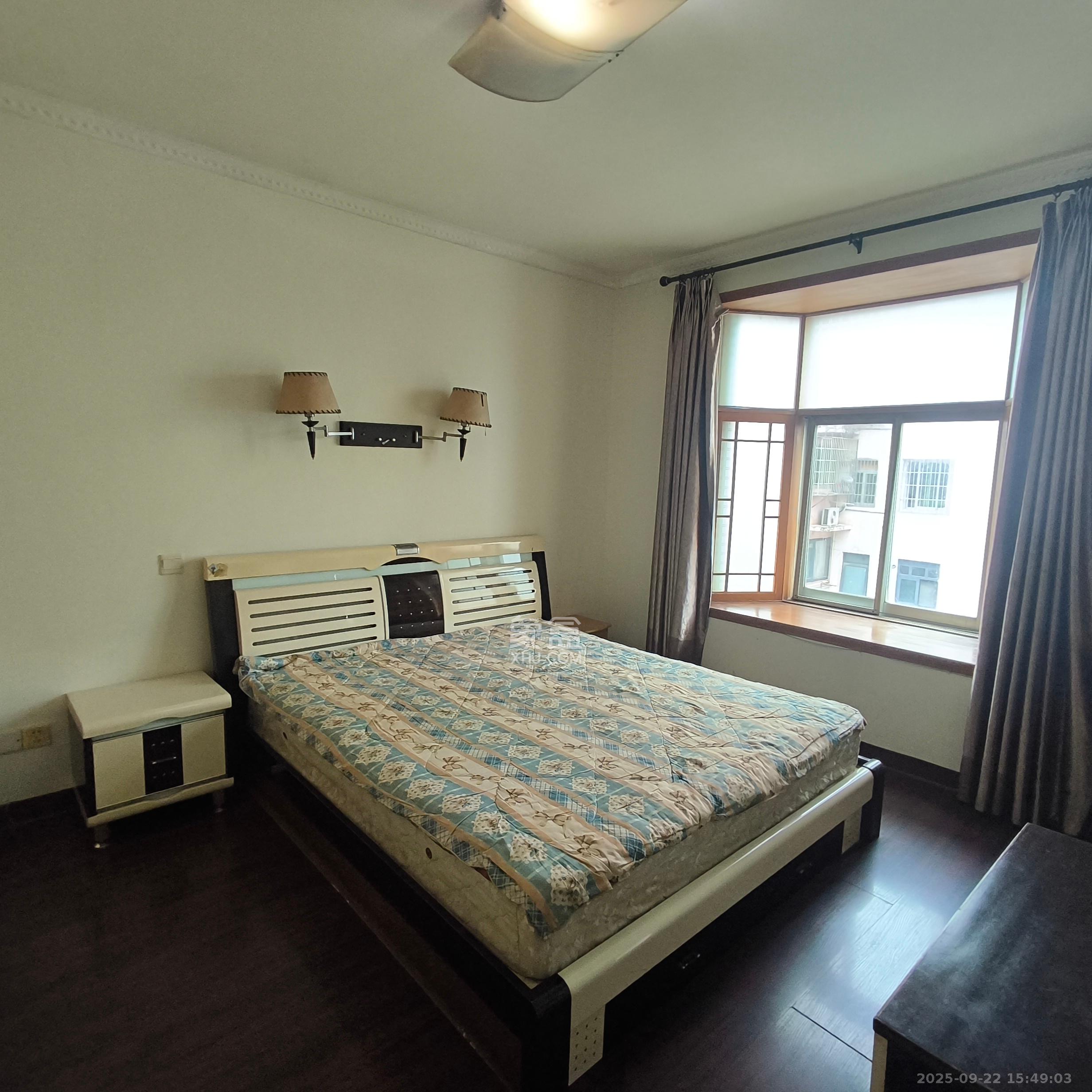 咸嘉新村嘉明苑 3室2厅2卫 2300.0元/月 咸嘉新村嘉明苑 3室2厅2卫 2300.0元/月室内图