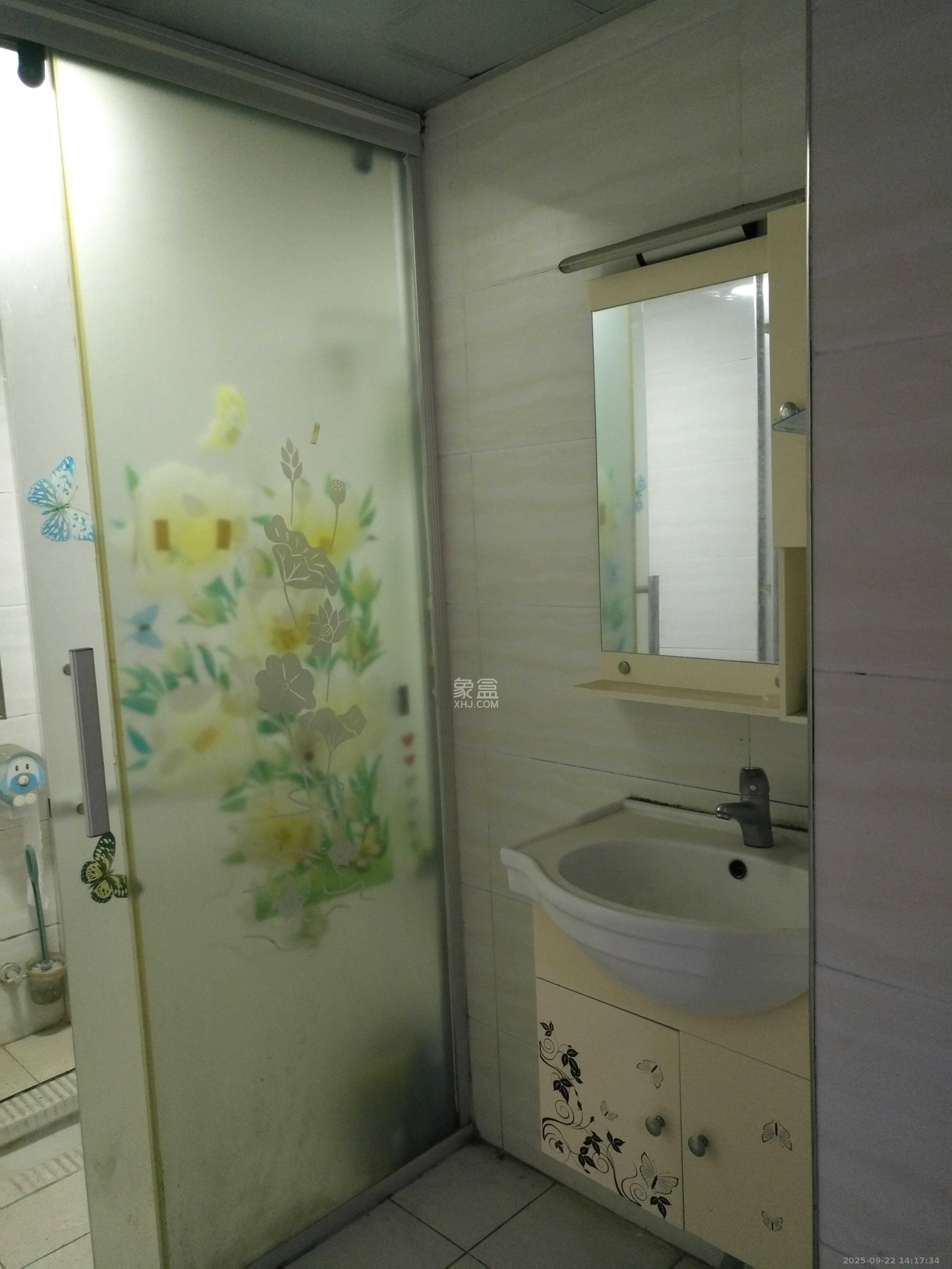 高鑫麓城  3室2厅1卫   2300.00元/月室内图
