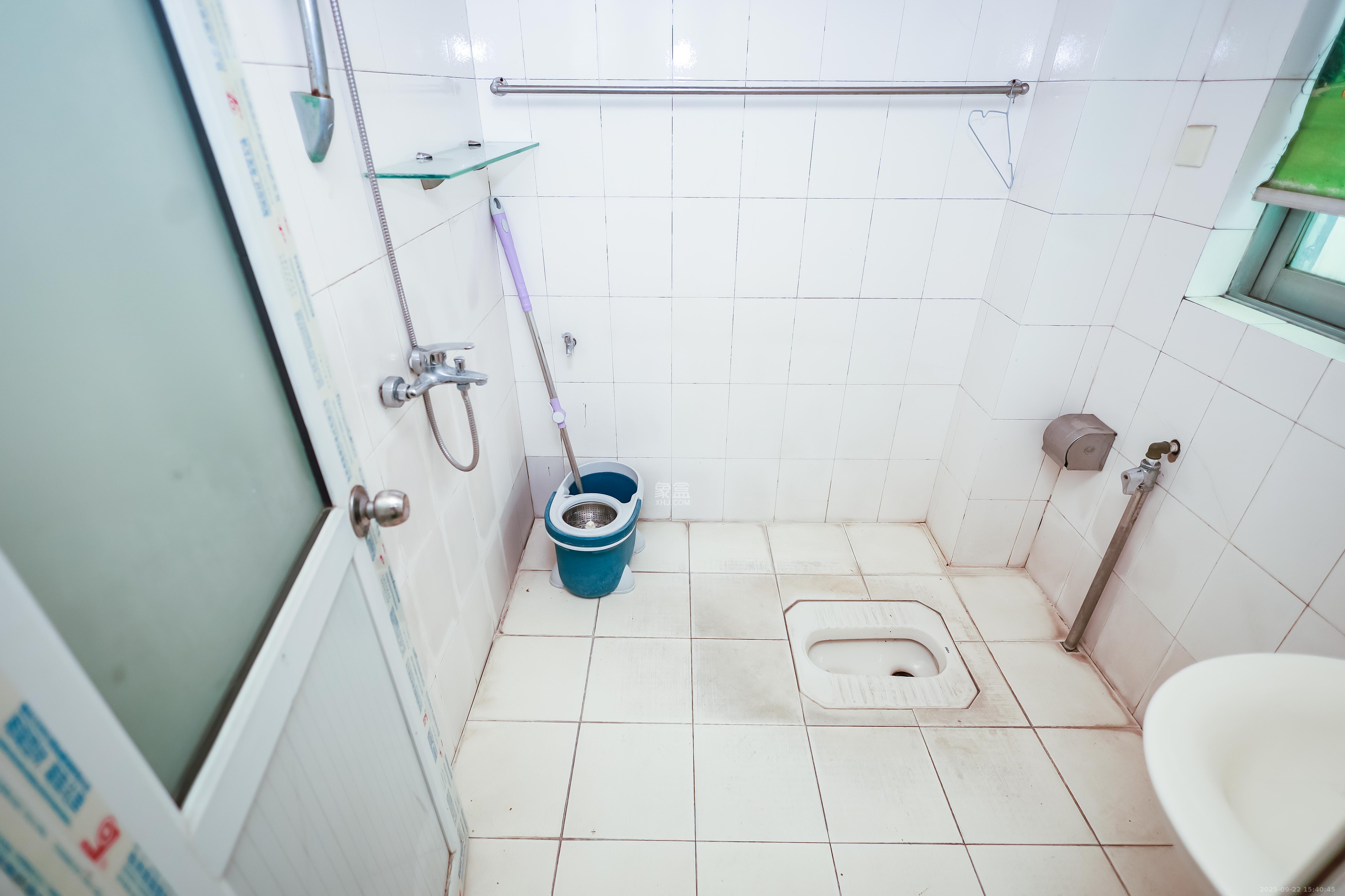 咸嘉新村嘉明苑 3室2厅2卫 98.0万 咸嘉新村嘉明苑 3室2厅2卫 98.0万卫生间