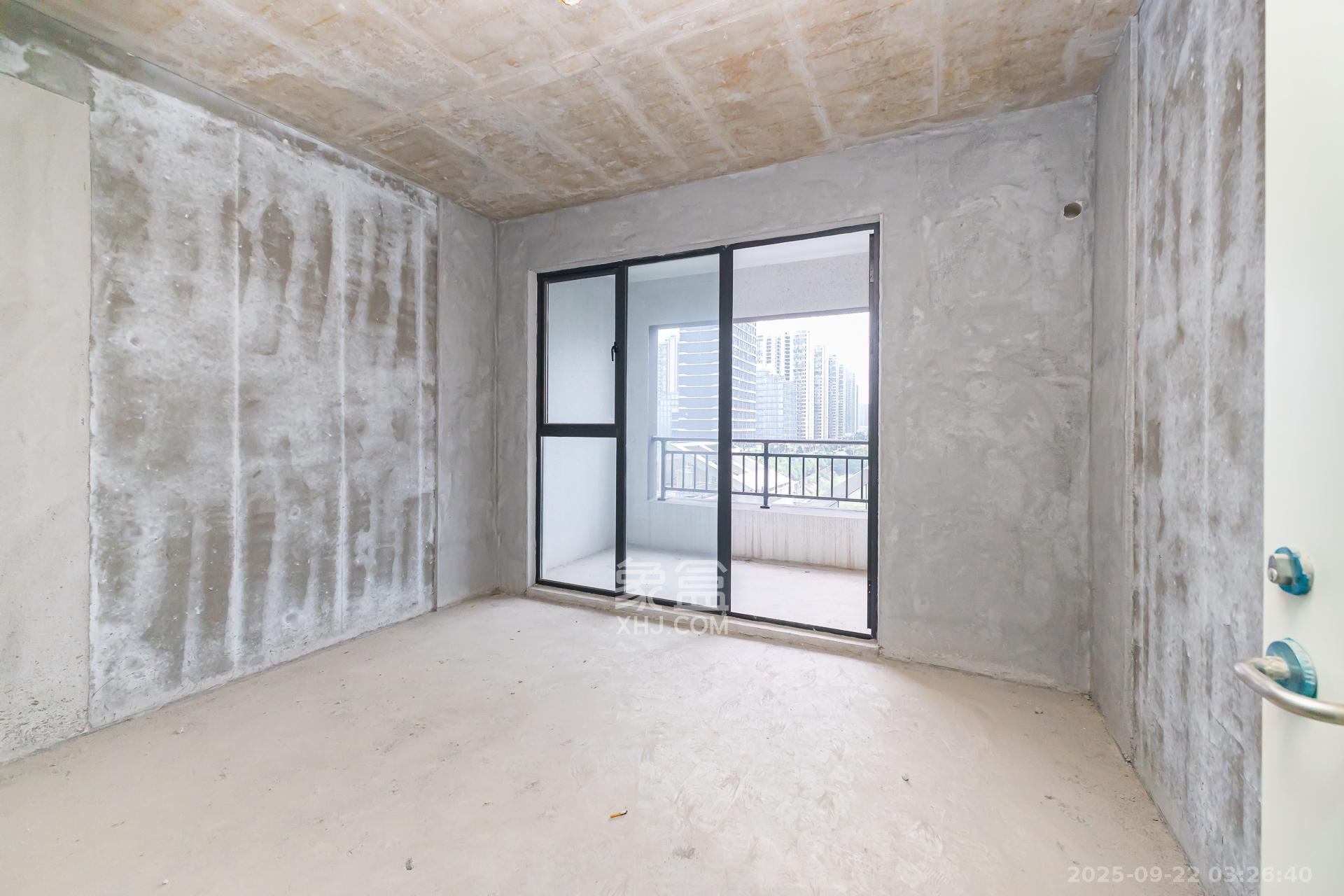 越秀湘江星汇城二期 4室2厅2卫 98.0万 越秀湘江星汇城二期 4室2厅2卫 98.0万卧室