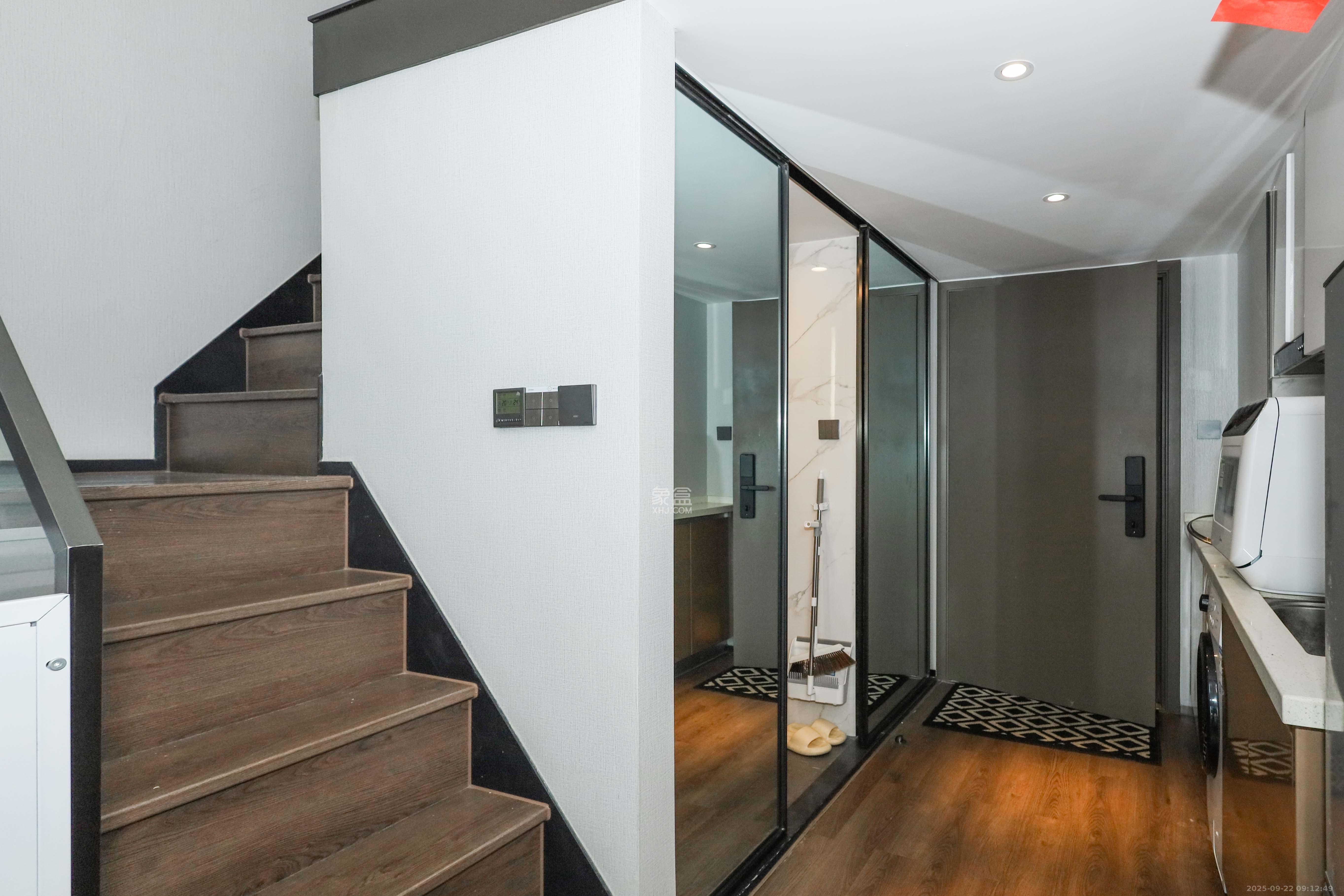 达美寰宇中心 2室1厅1卫 2300.0元/月 达美寰宇中心 2室1厅1卫 2300.0元/月室内图