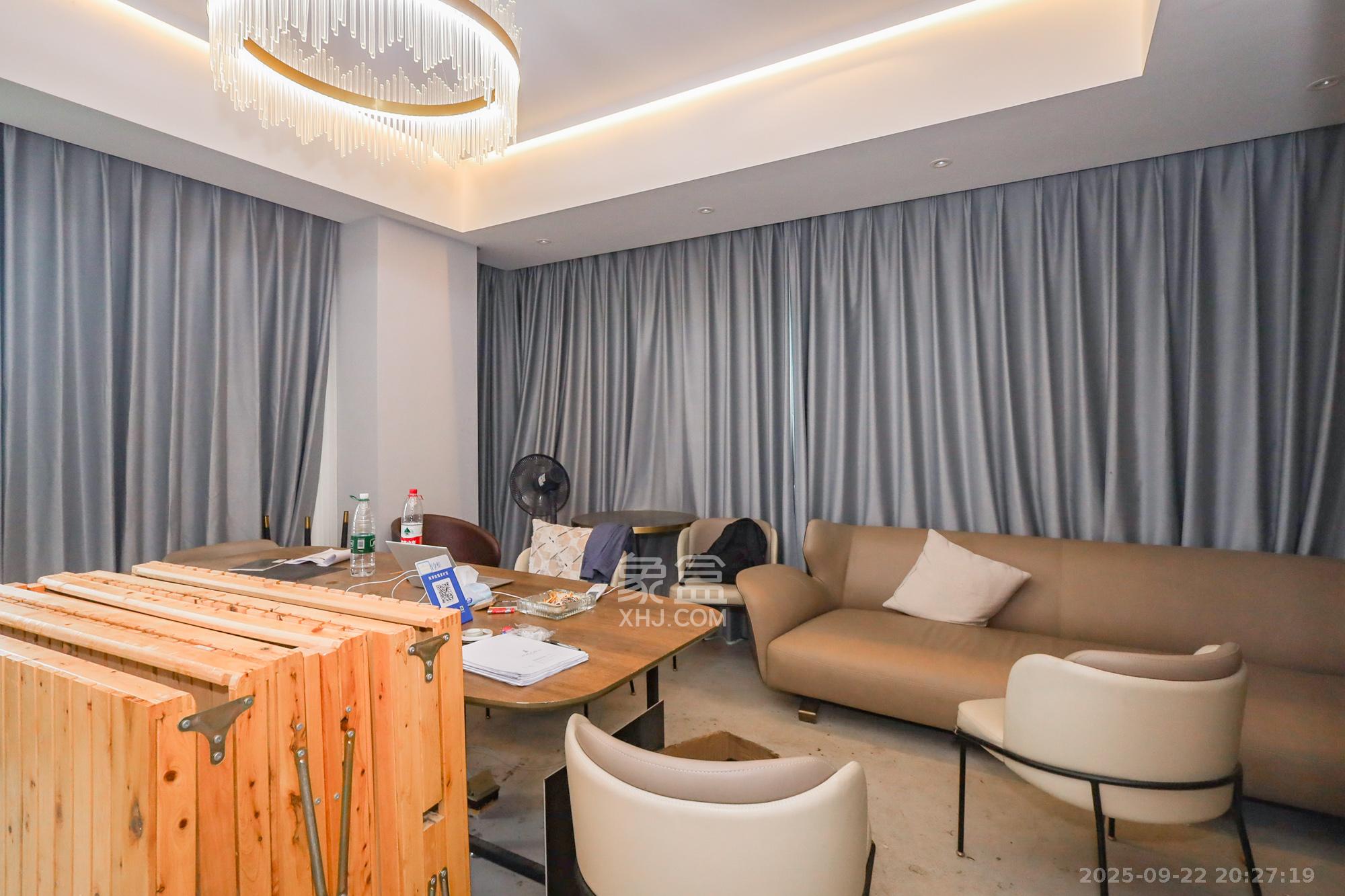 远洋外滩壹号  4室2厅2卫    428.0万卧室