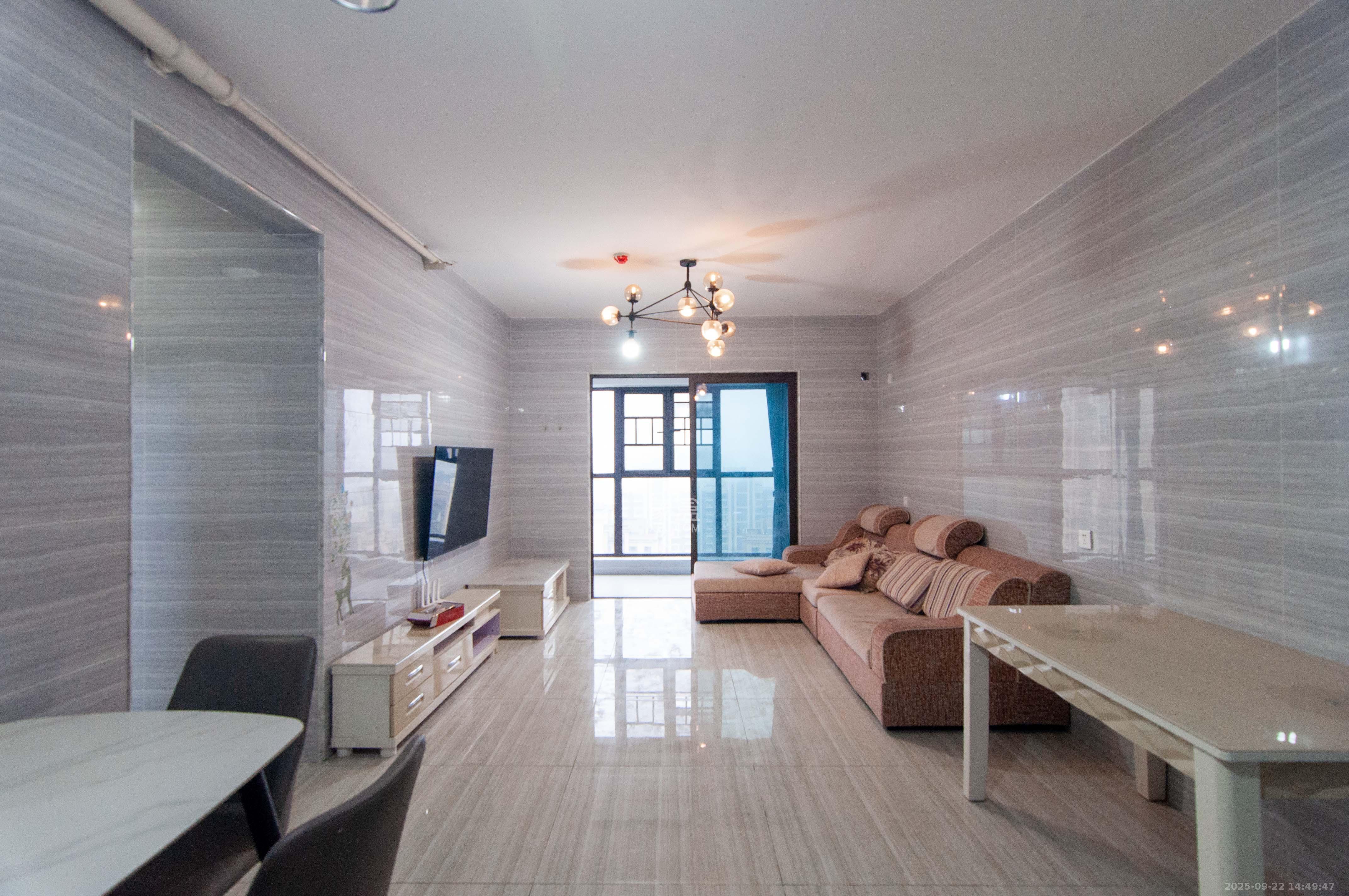 卓越浅水湾 3室2厅2卫 105.0万 卓越浅水湾 3室2厅2卫 105.0万客厅