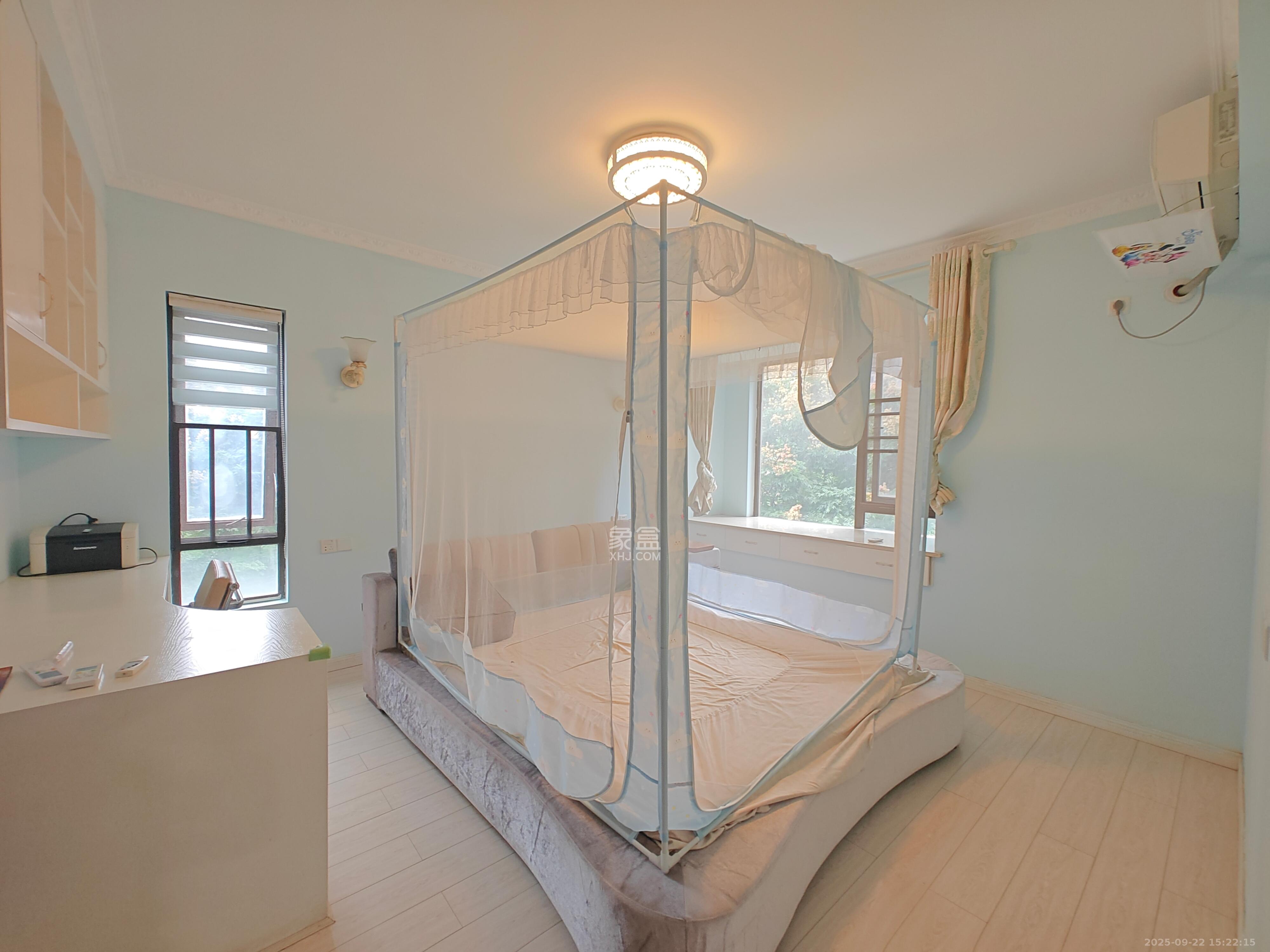 华润凤凰城三期  4室2厅2卫    3000.0元/月室内图