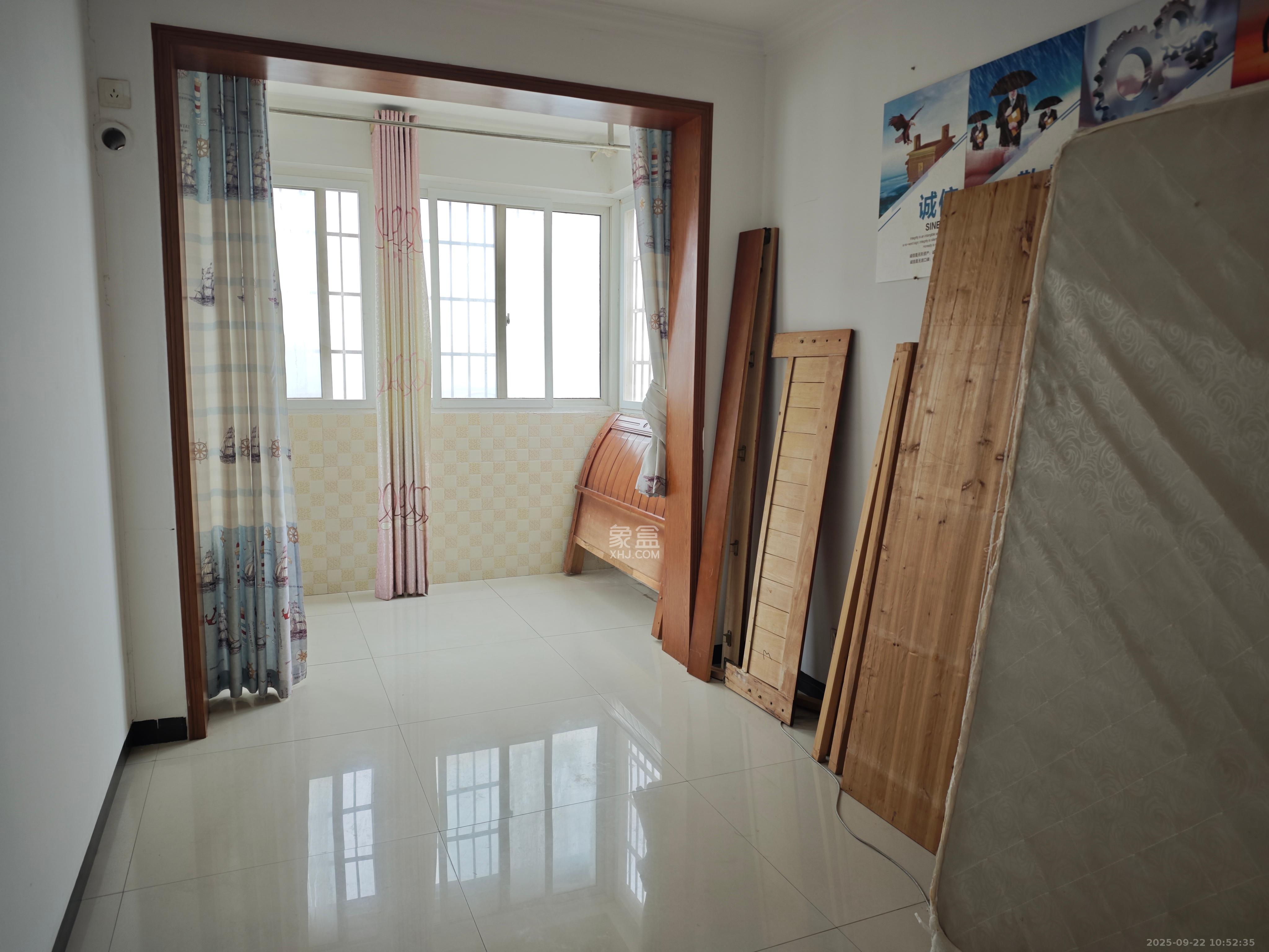 黎郡新宇太和园  3室2厅1卫    2000.0元/月室内图