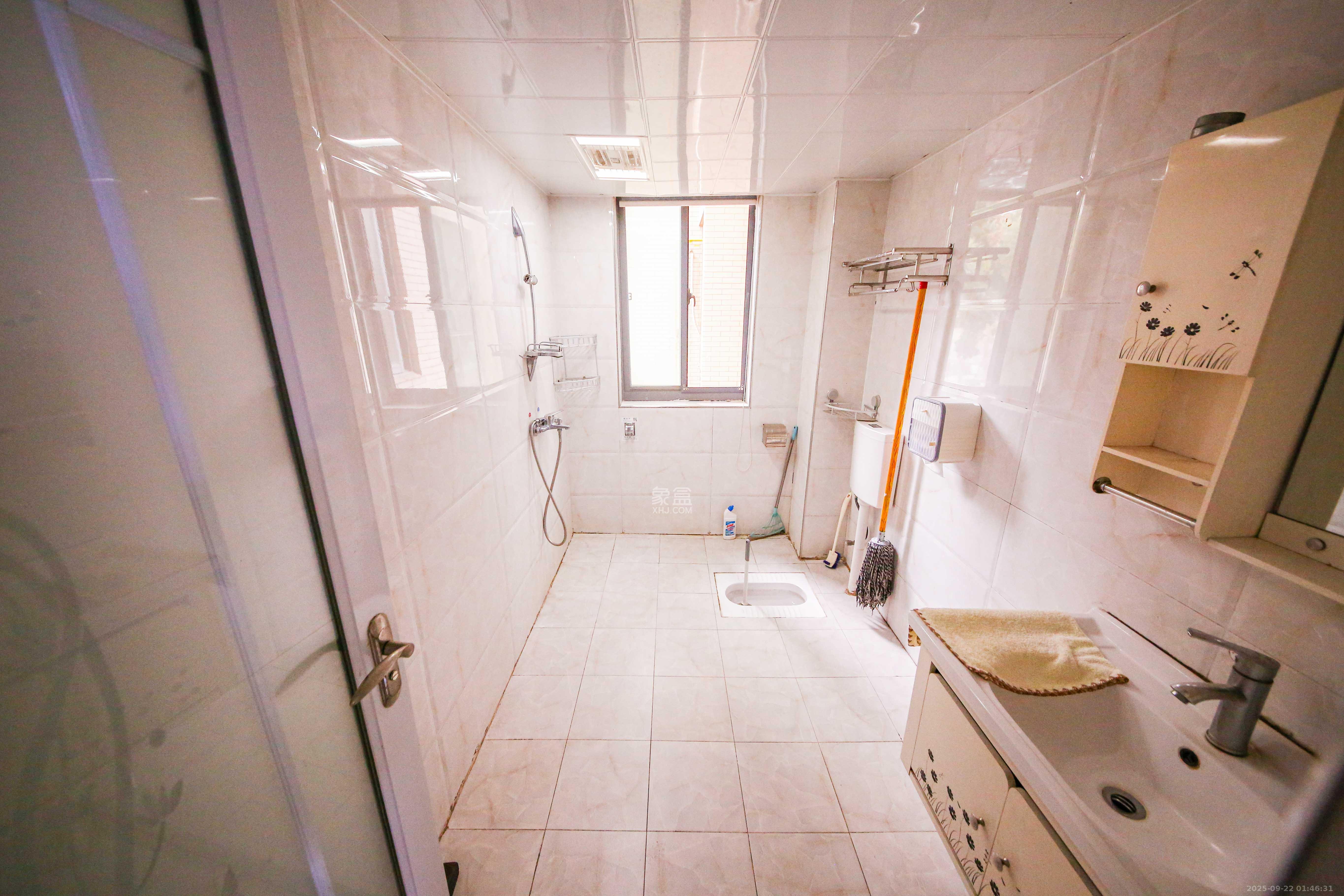 鑫远熙山 4室2厅2卫 125.0万 鑫远熙山 4室2厅2卫 125.0万卫生间