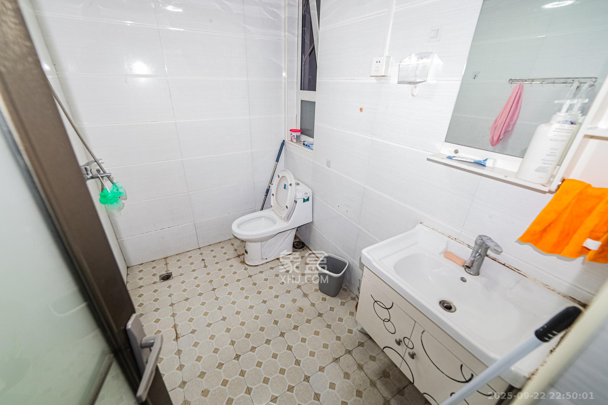 北辰三角洲B2E2区 3室2厅1卫 188.0万 北辰三角洲B2E2区 3室2厅1卫 188.0万卫生间