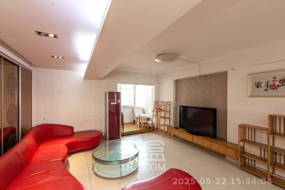 鑫兴佳园  3室2厅2卫    2400.0元/月 鑫兴佳园  3室2厅2卫    2400.0元/月室内图