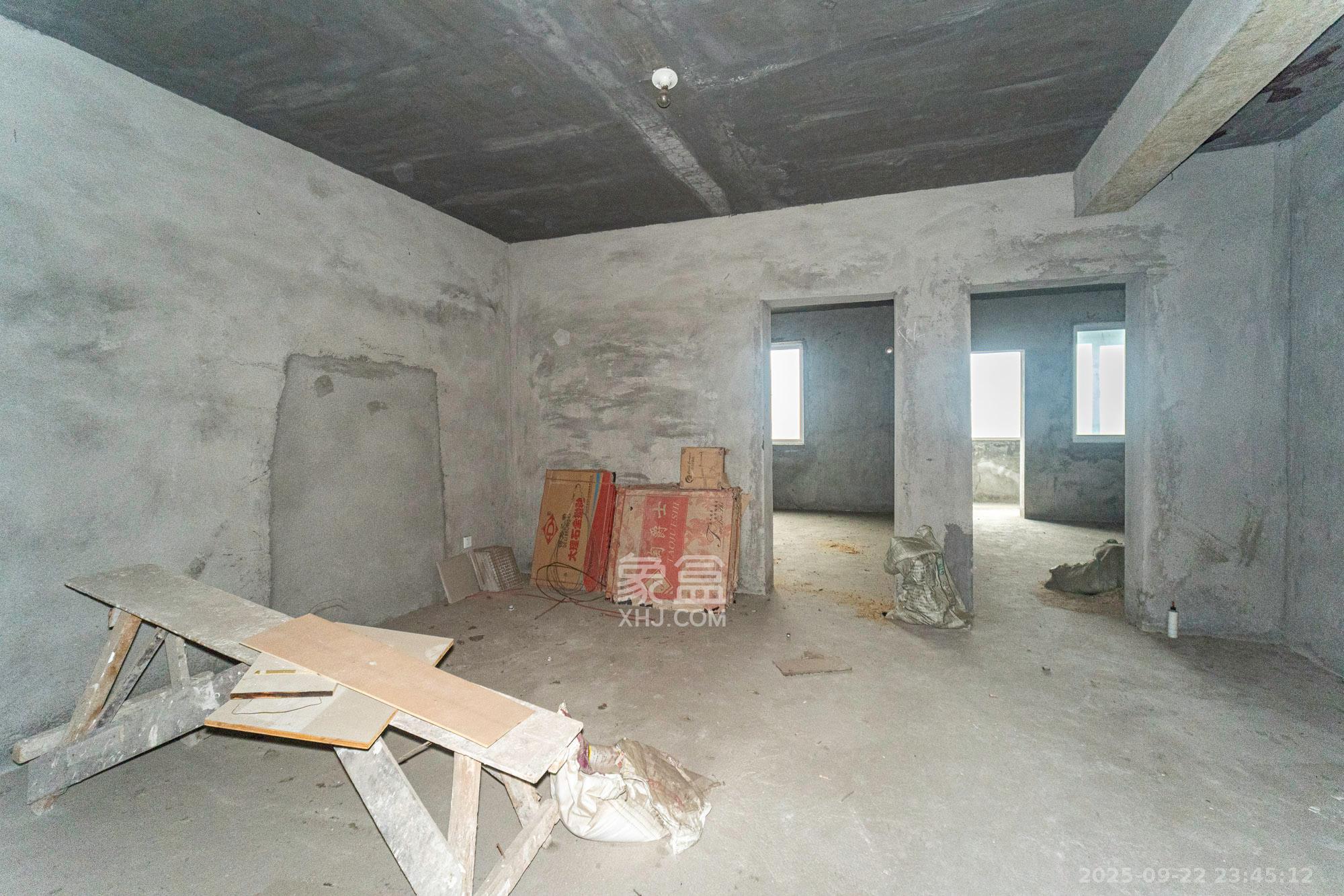 恒广国际物流园  2室2厅1卫    21.0万 恒广国际物流园  2室2厅1卫    21.0万客厅