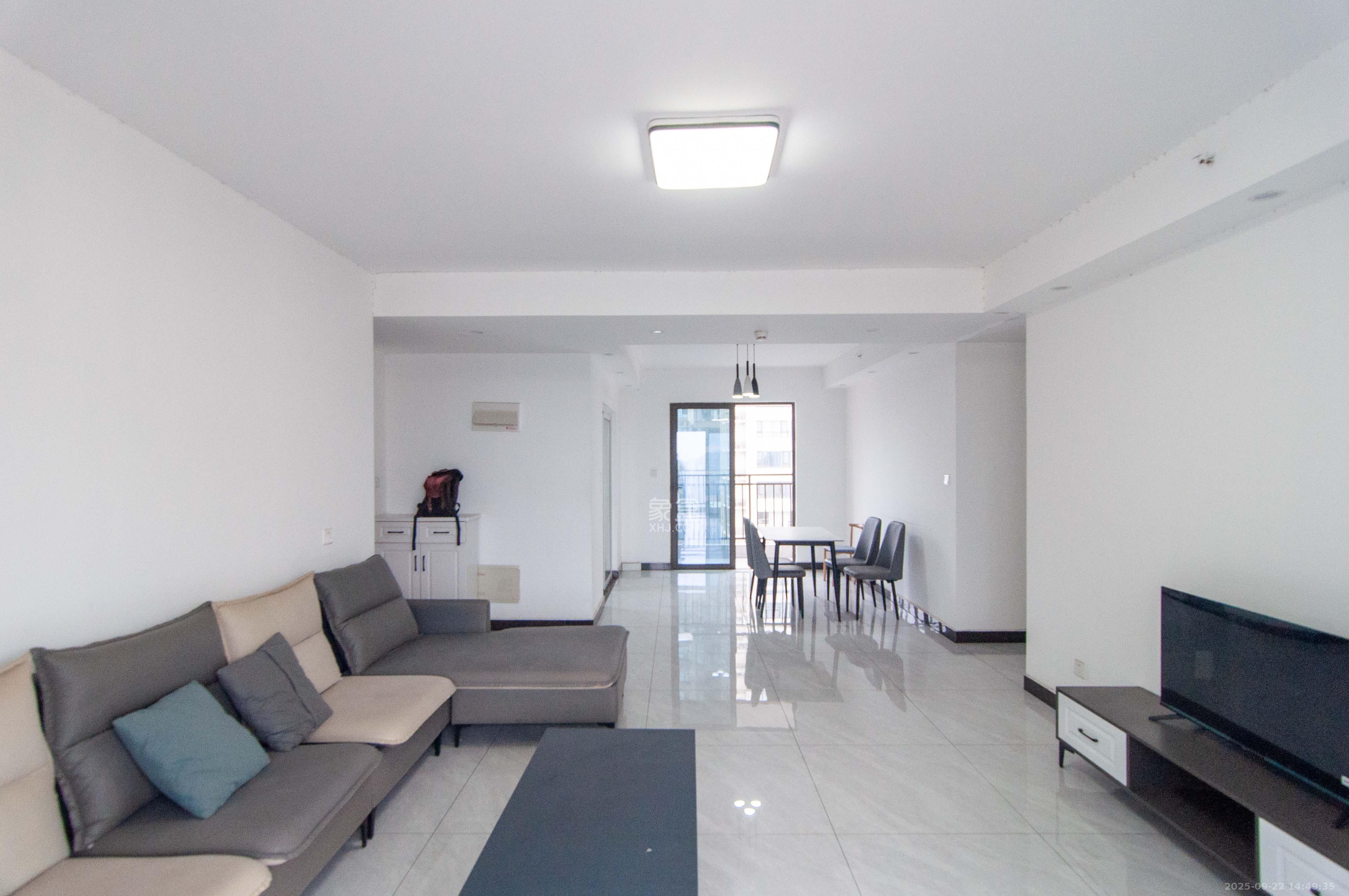 佳兆业云顶梅溪湖(佳兆业梅溪荟)  4室2厅2卫    206.0万 佳兆业云顶梅溪湖(佳兆业梅溪荟)  4室2厅2卫    206.0万客厅