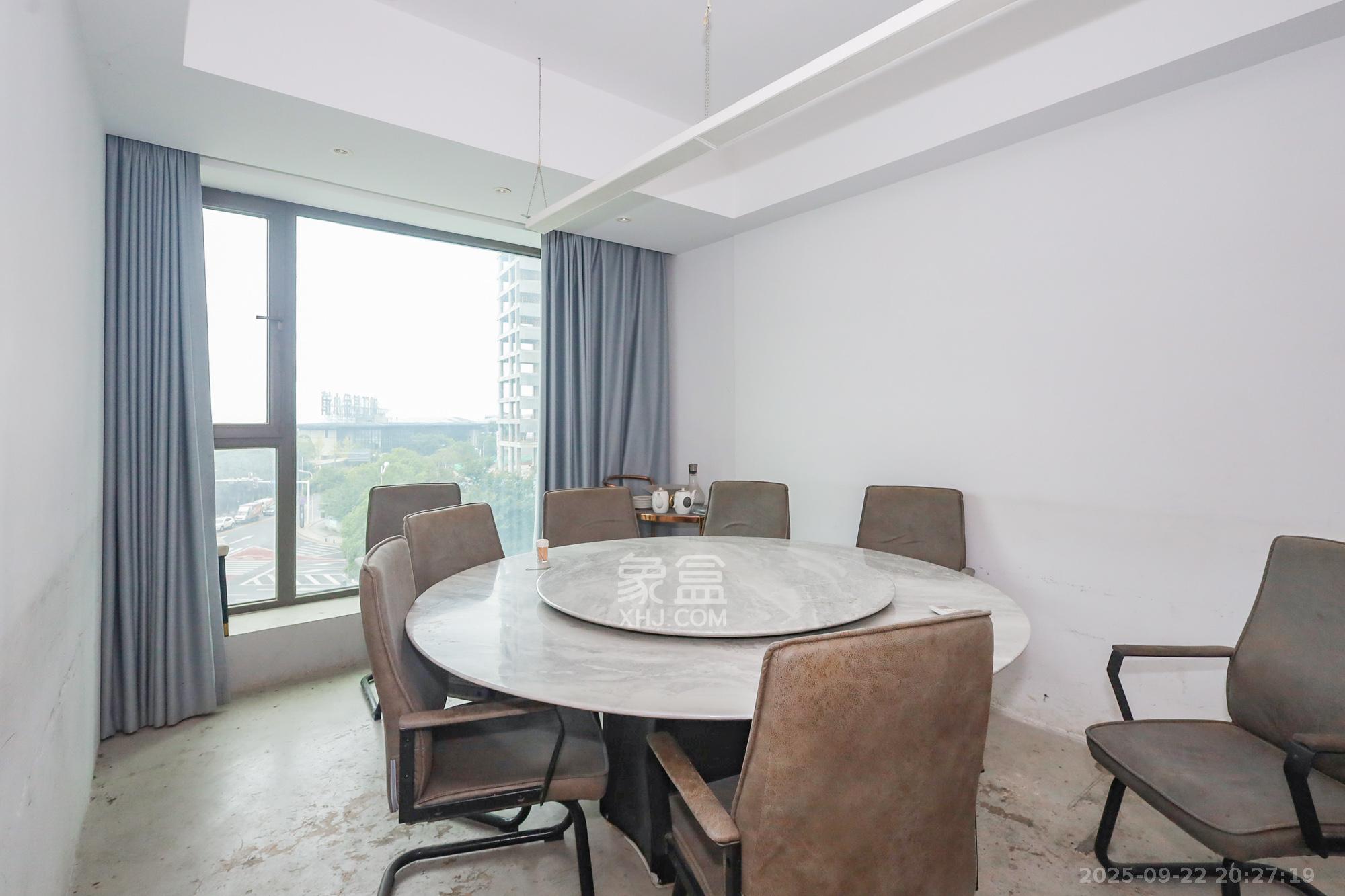 远洋外滩壹号 4室2厅2卫 428.0万 远洋外滩壹号 4室2厅2卫 428.0万卧室