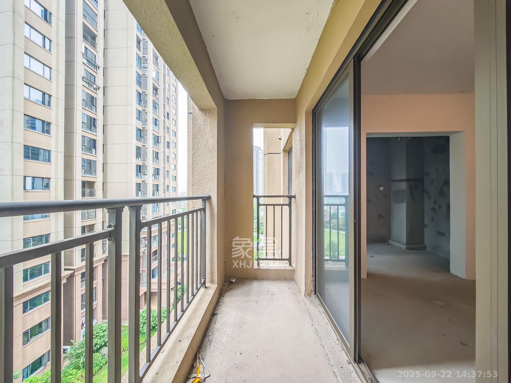 长沙雅居乐花园 4室2厅2卫 108.0万 长沙雅居乐花园 4室2厅2卫 108.0万阳台