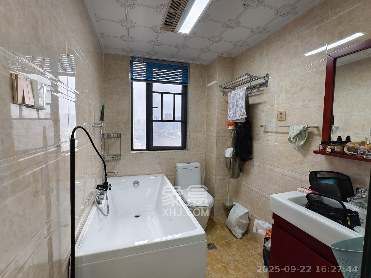 邦盛水岸御园  4室2厅2卫    2300.0元/月室内图