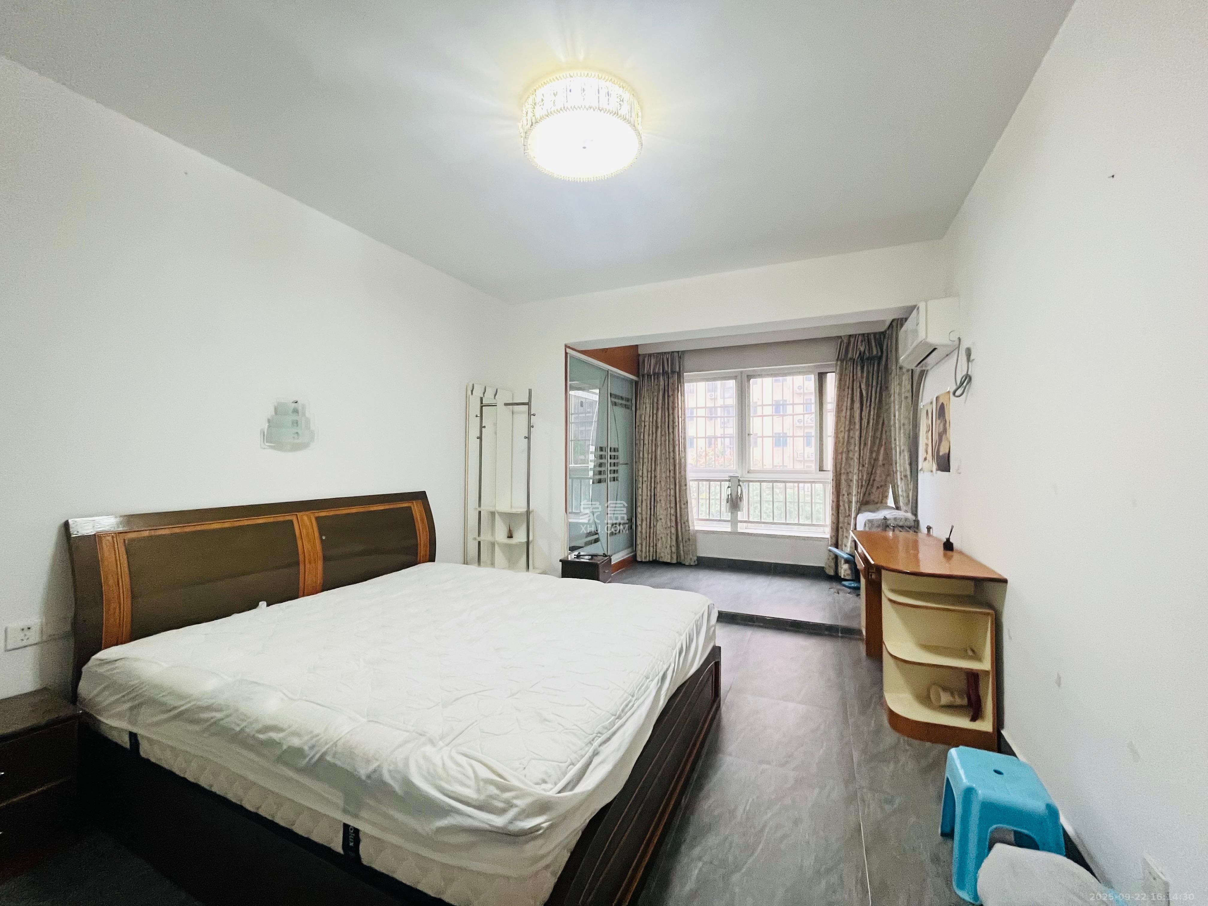 四季美景三期（四季美景水木轩）  2室2厅1卫    2400.0元/月室内图