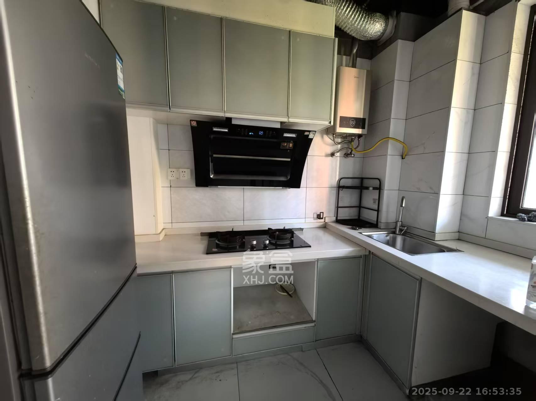 鑫远翡丽郡(鑫远翡丽雅苑) 4室2厅2卫 2600.0元/月 鑫远翡丽郡(鑫远翡丽雅苑) 4室2厅2卫 2600.0元/月室内图