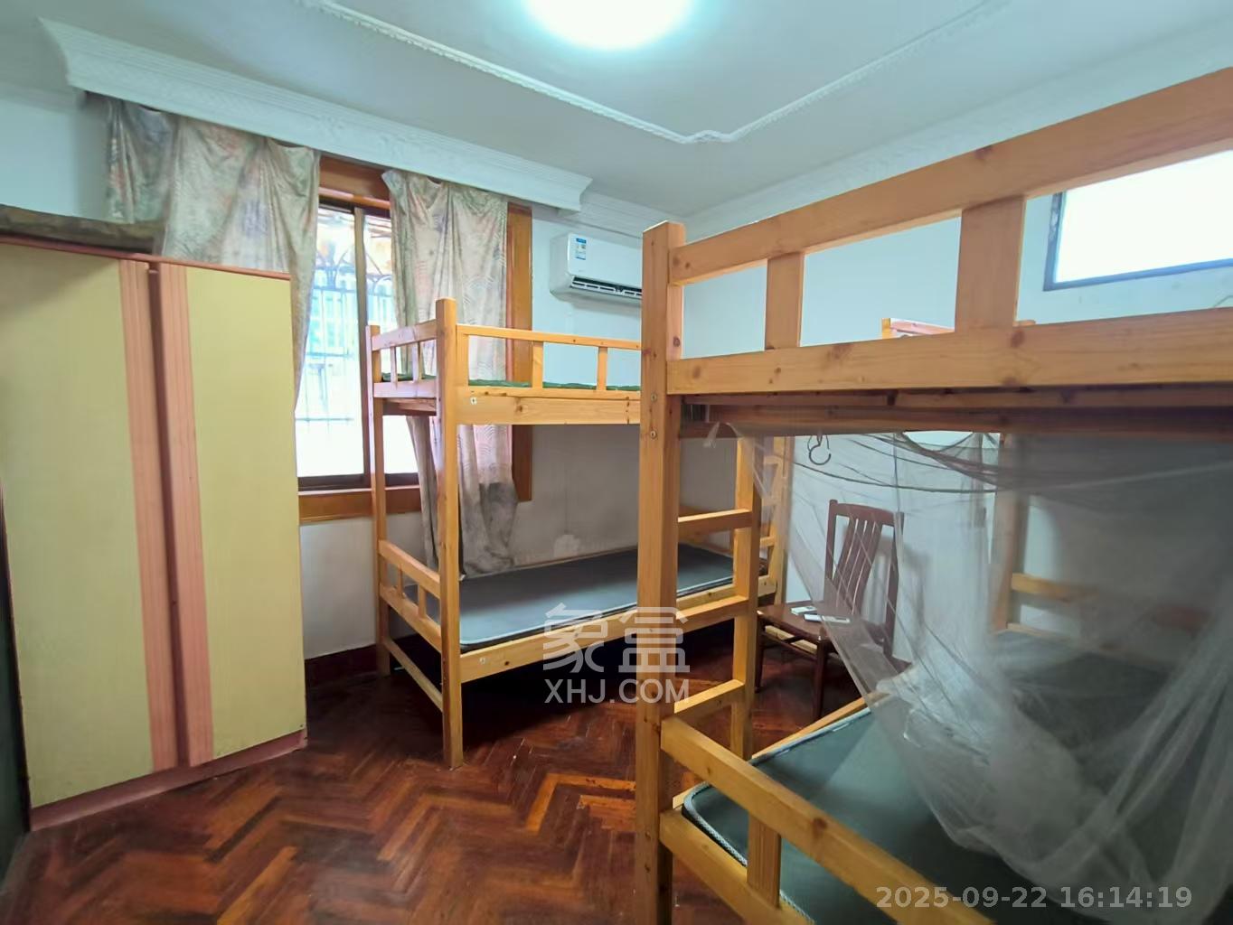 新富城  4室2厅2卫    3500.0元/月室内图