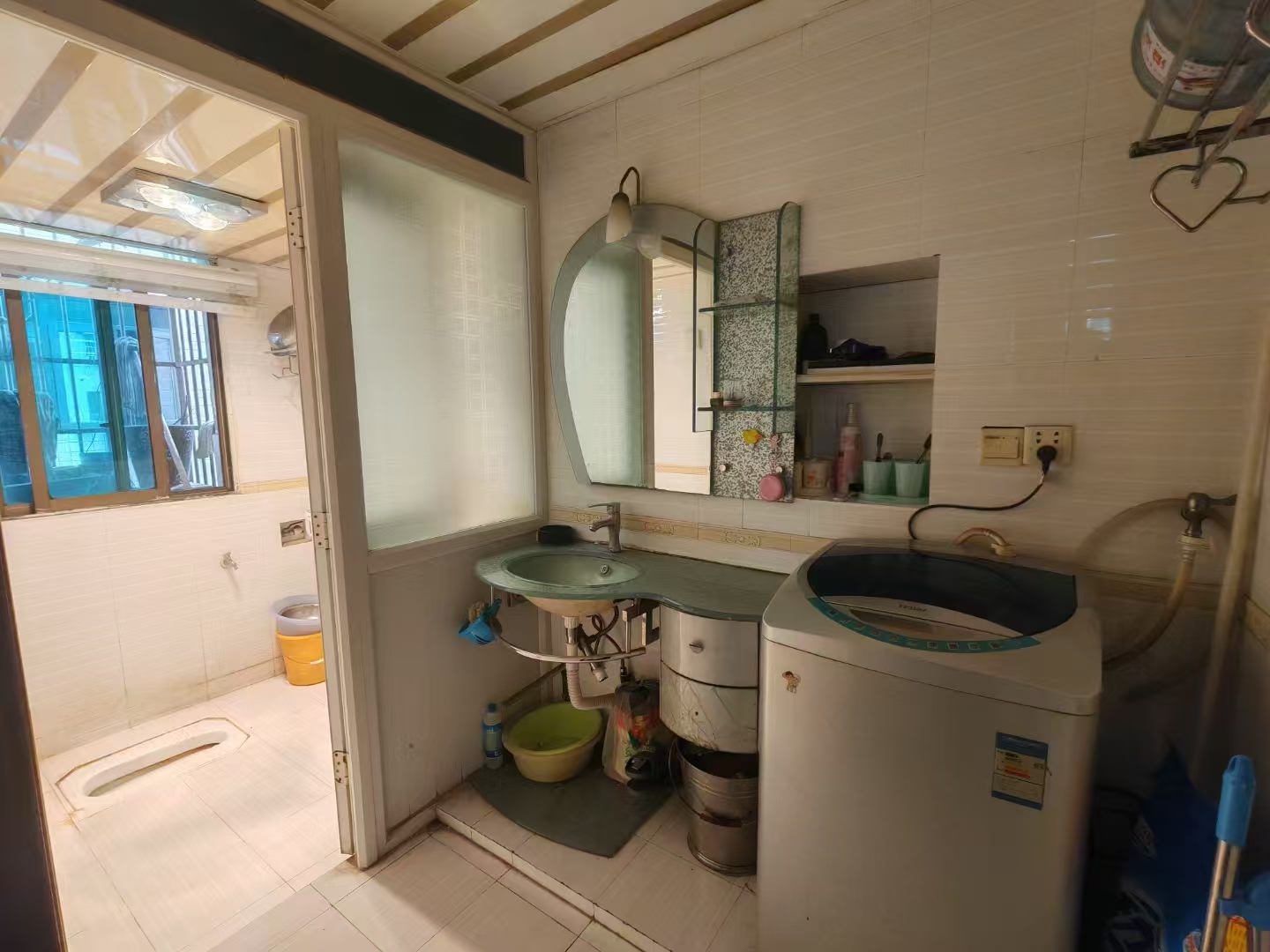 长井小区  1室0厅0卫    32.8万客厅