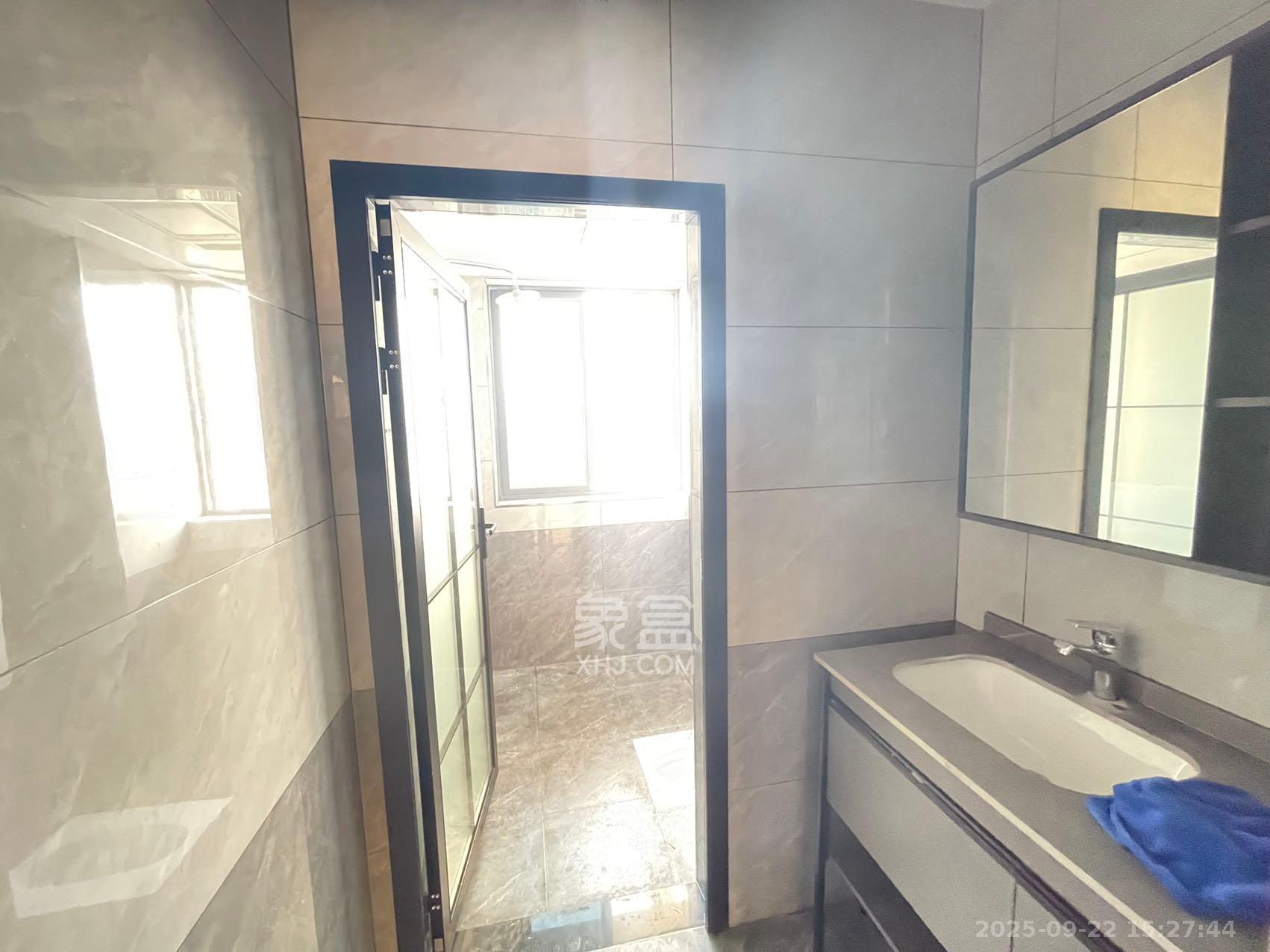 碧桂园南城首府(东宸林海) 4室2厅2卫 2700.0元/月 碧桂园南城首府(东宸林海) 4室2厅2卫 2700.0元/月室内图