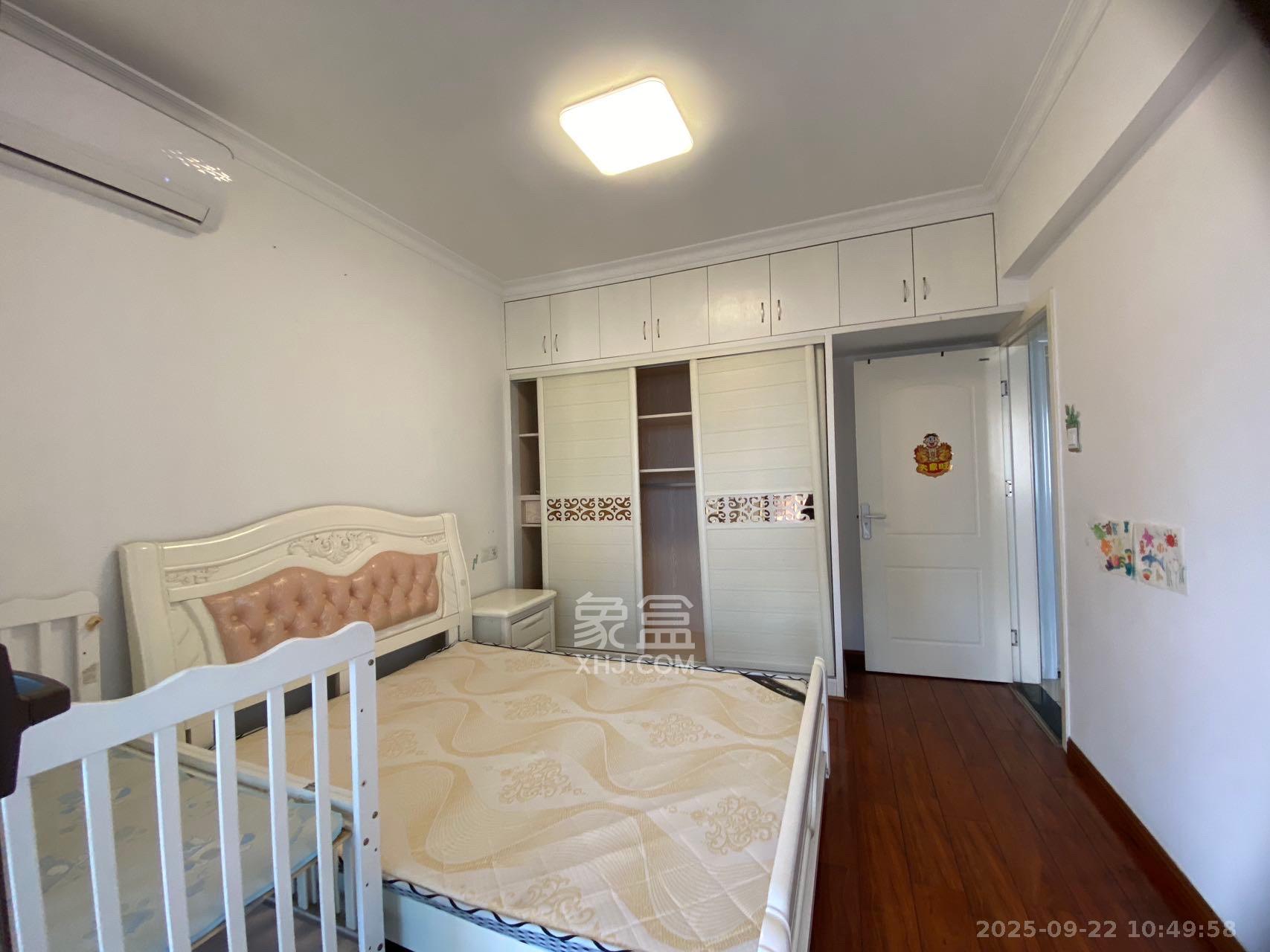 华润置地广场一期 3室2厅1卫 2300.0元/月 华润置地广场一期 3室2厅1卫 2300.0元/月室内图