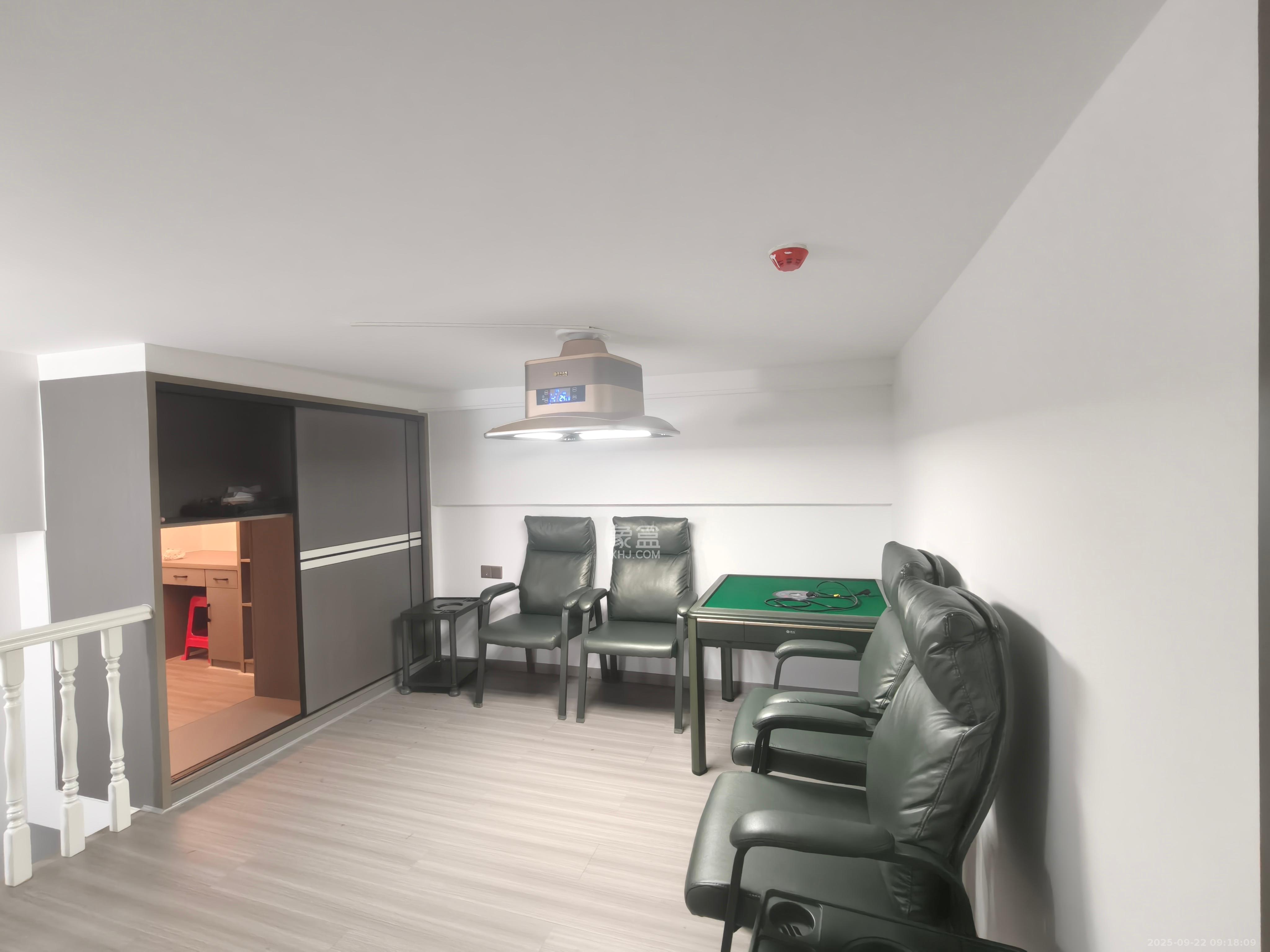 MOMA当代广场 2室2厅1卫 1700.0元/月 MOMA当代广场 2室2厅1卫 1700.0元/月室内图